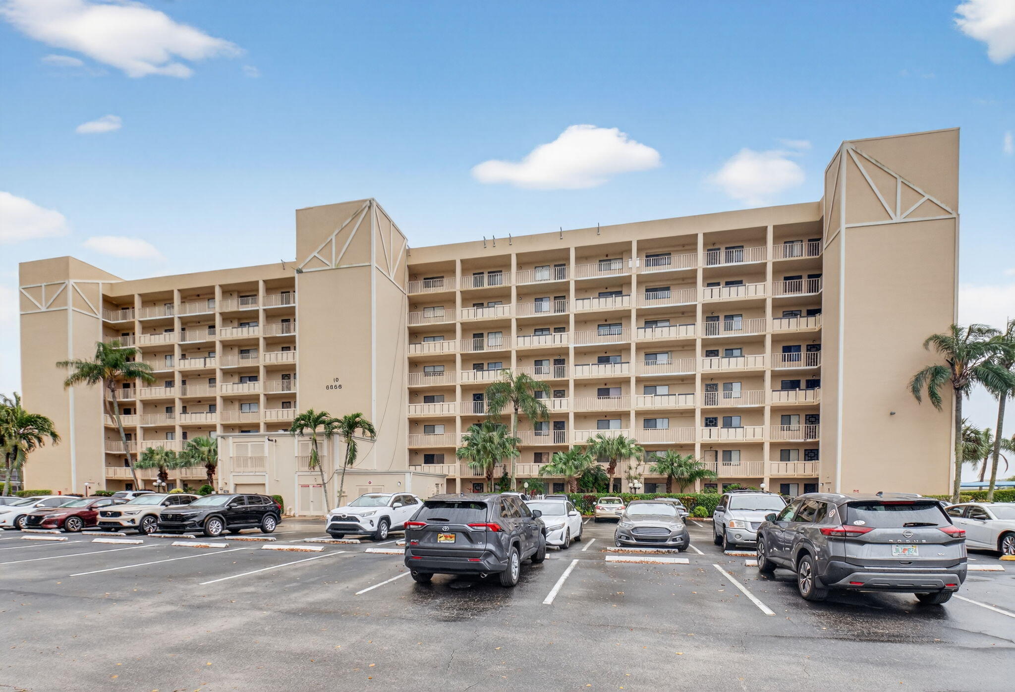 HUNTINGTON LAKES SEC TWO CONDOS - Residential