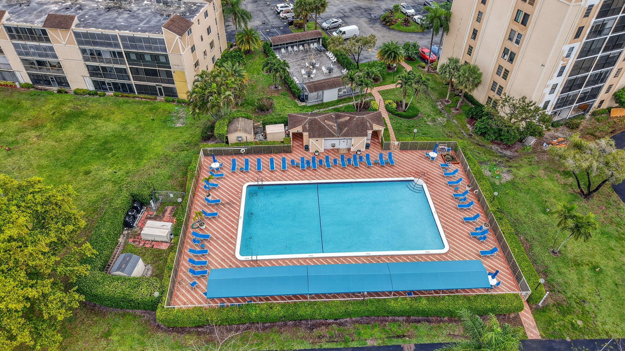 HUNTINGTON LAKES SEC TWO CONDOS - Residential