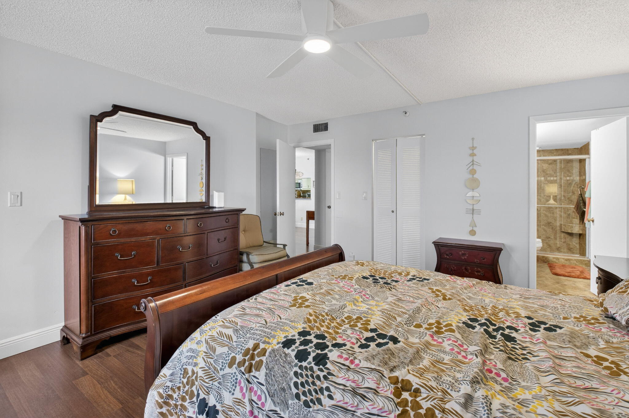 HUNTINGTON LAKES SEC TWO CONDOS - Residential