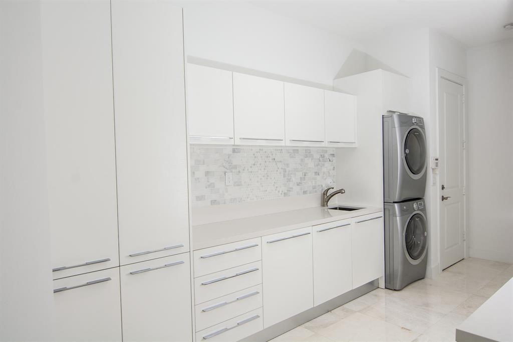 PADDOCK PARK 2 OF WELLING - Residential