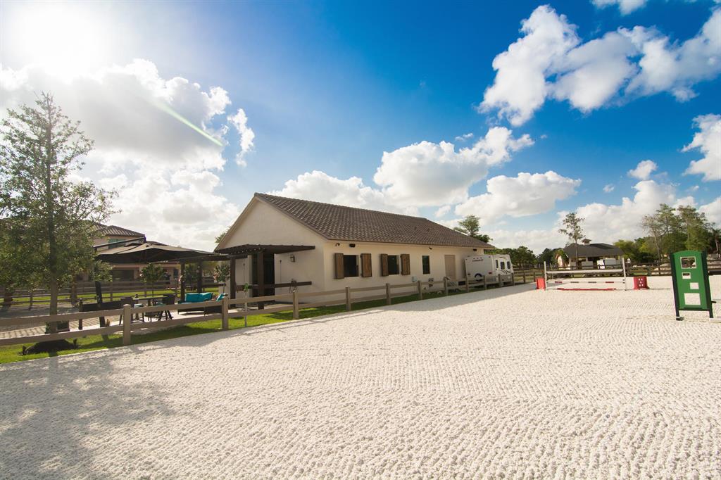 PADDOCK PARK 2 OF WELLING - Residential