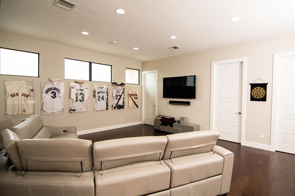 PADDOCK PARK 2 OF WELLING - Residential