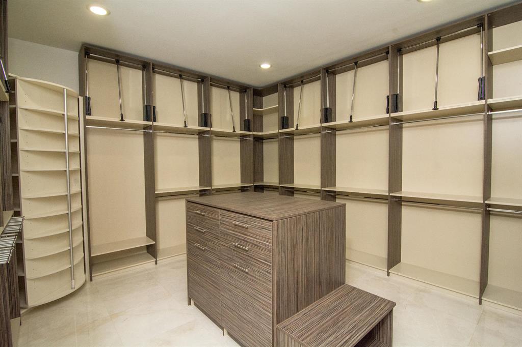 PADDOCK PARK 2 OF WELLING - Residential