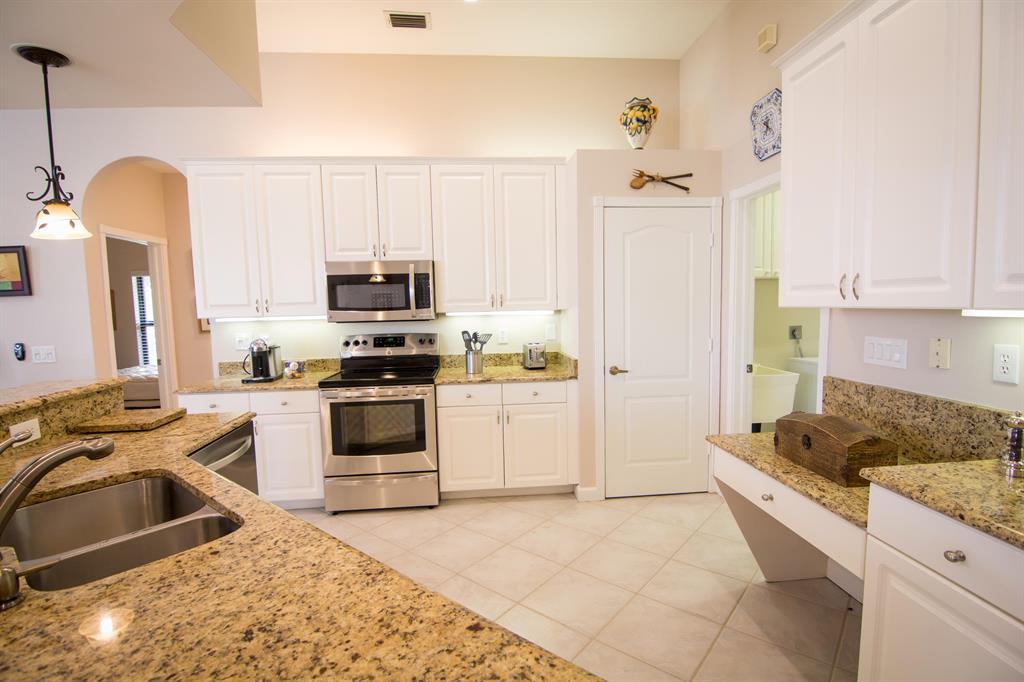 PADDOCK PARK 2 OF WELLING - Residential