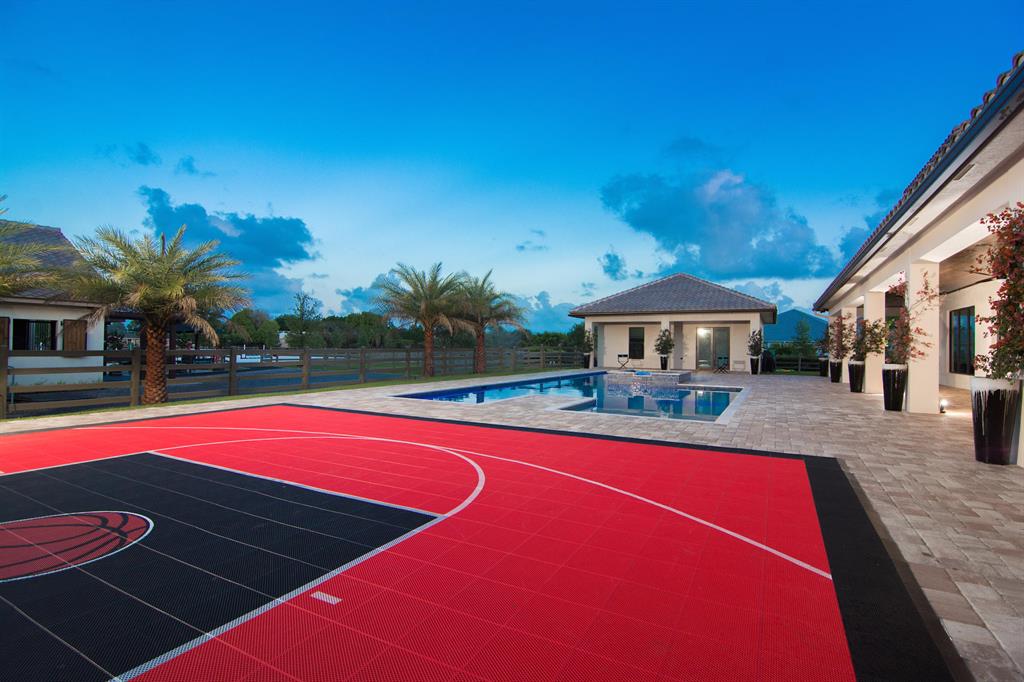 PADDOCK PARK 2 OF WELLING - Residential