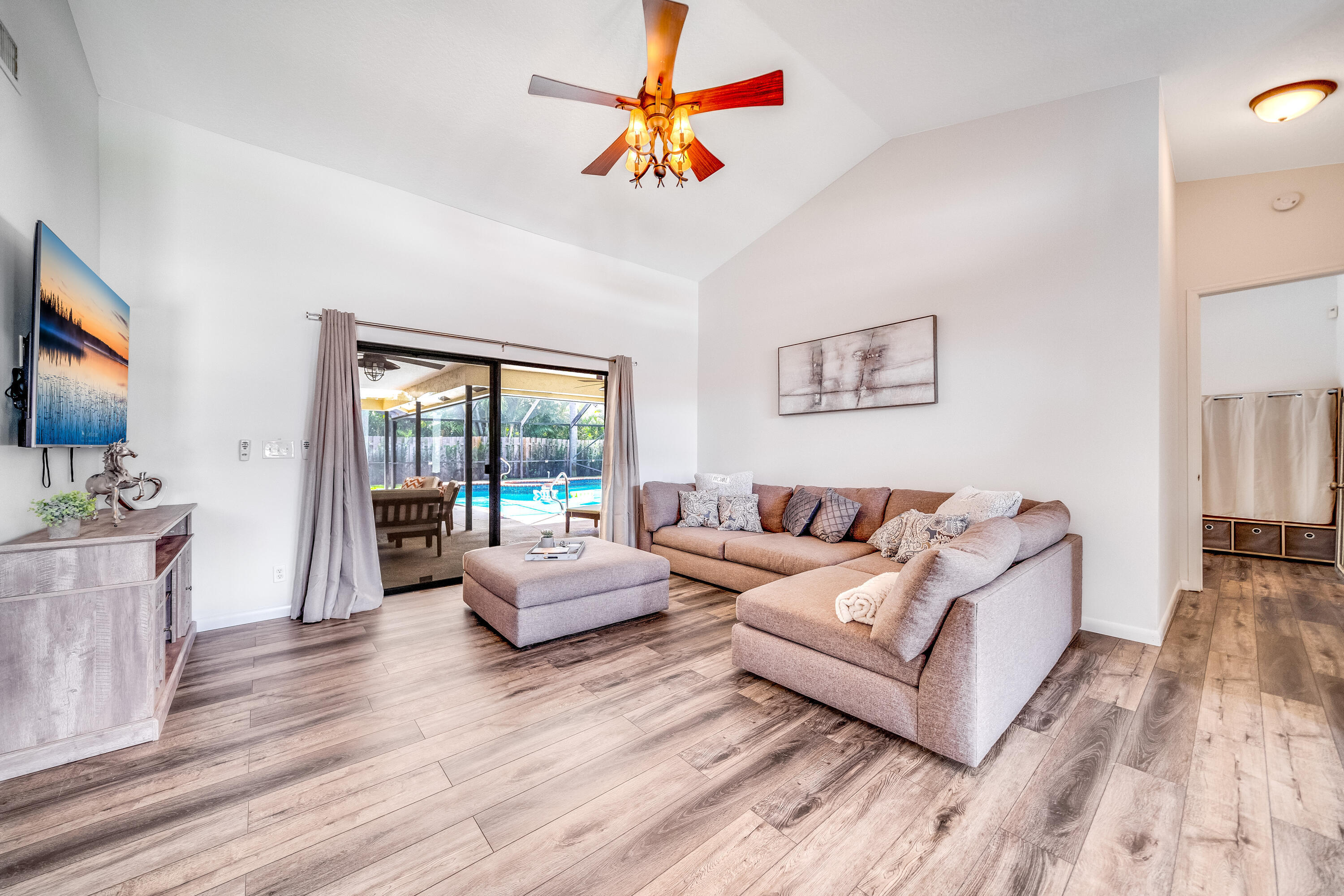 GREENVIEW SHORES 2 OF WELLINGTON - Residential Lease