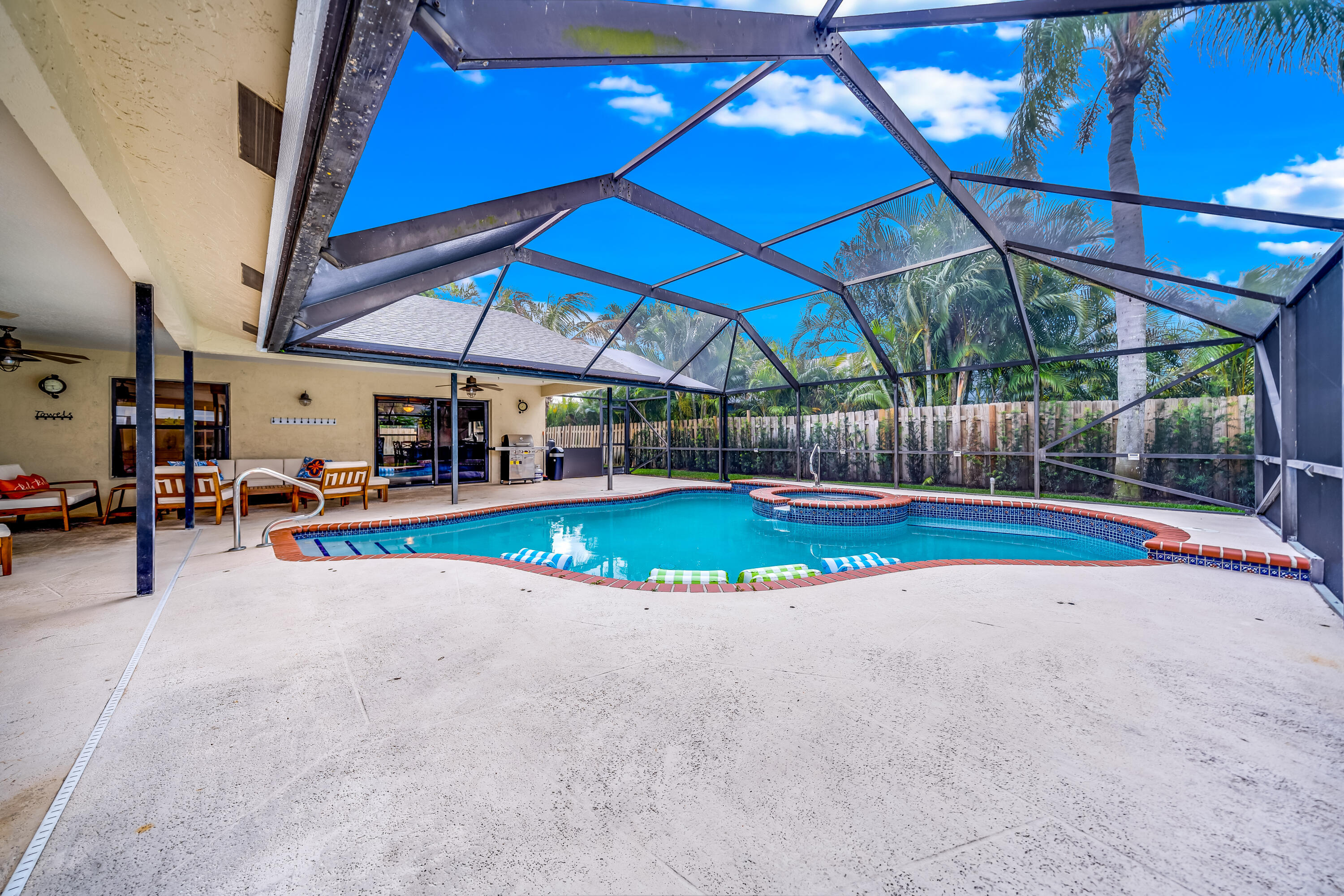 GREENVIEW SHORES 2 OF WELLINGTON - Residential Lease