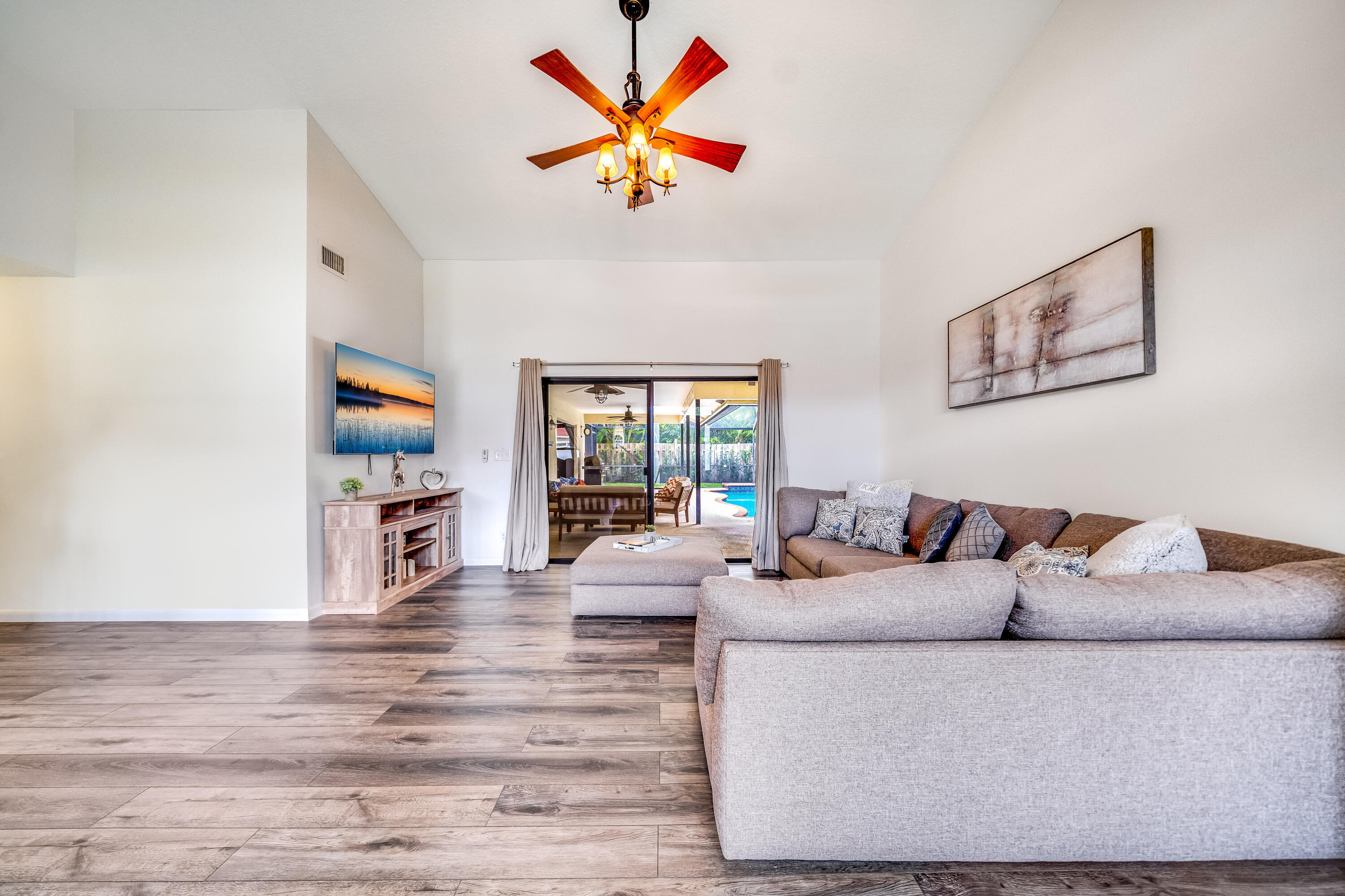 GREENVIEW SHORES 2 OF WELLINGTON - Residential Lease