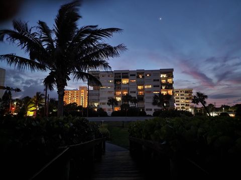 A home in Hutchinson Island