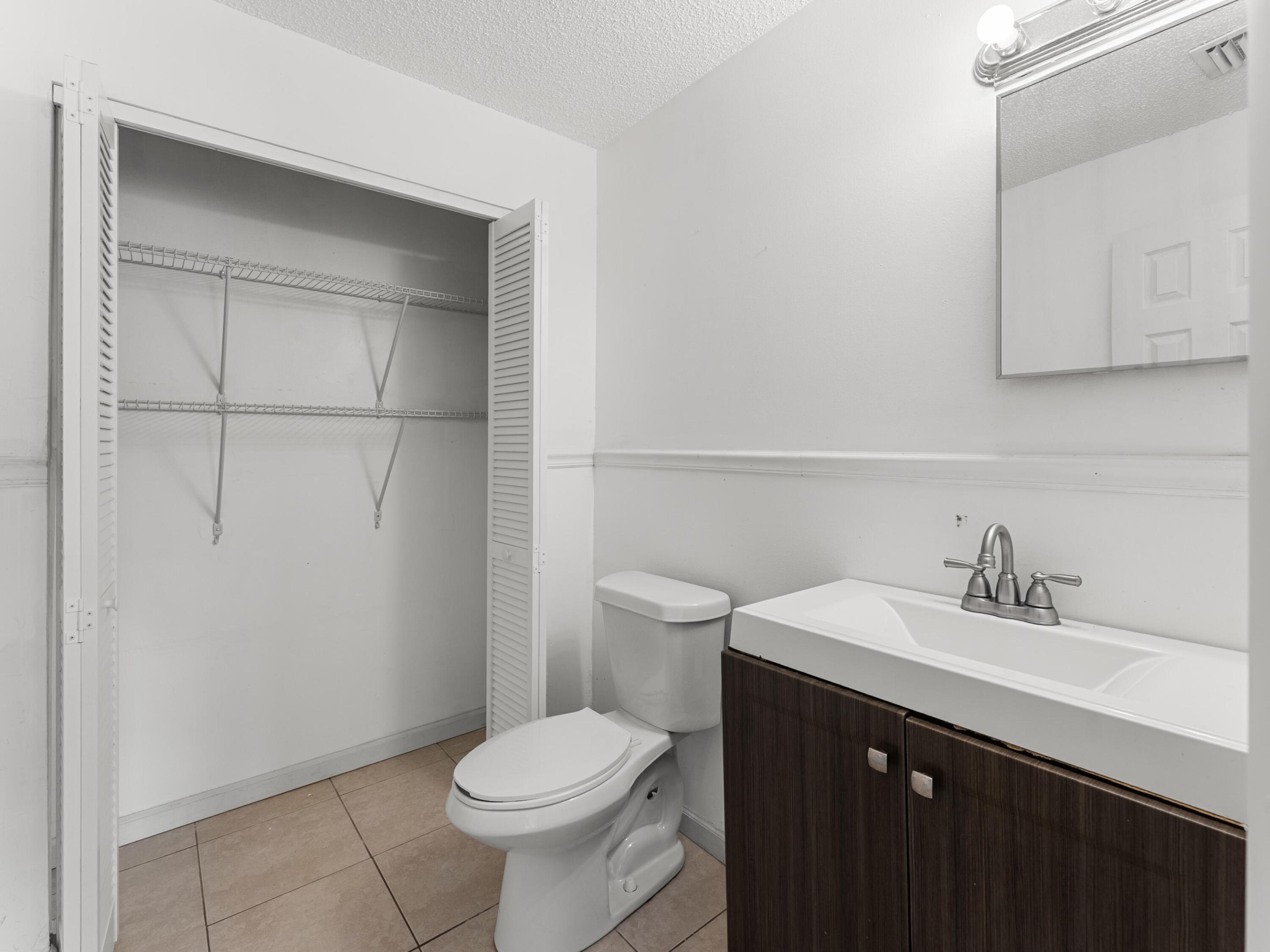 WHISPERING PALMS UNIT 5 - Residential