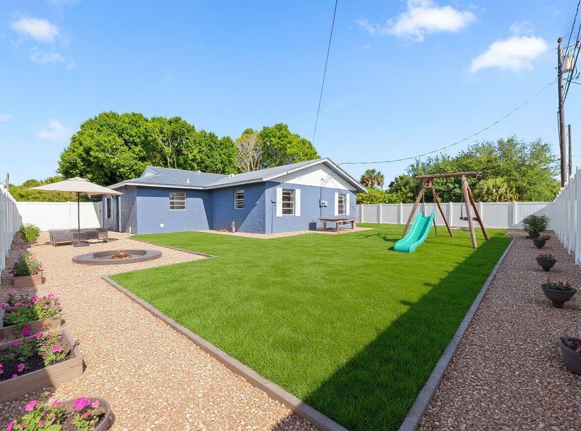 WHISPERING PALMS UNIT 5 - Residential