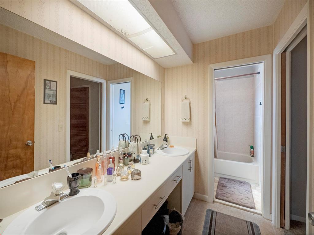 GREEN MEADOWS - Residential Income