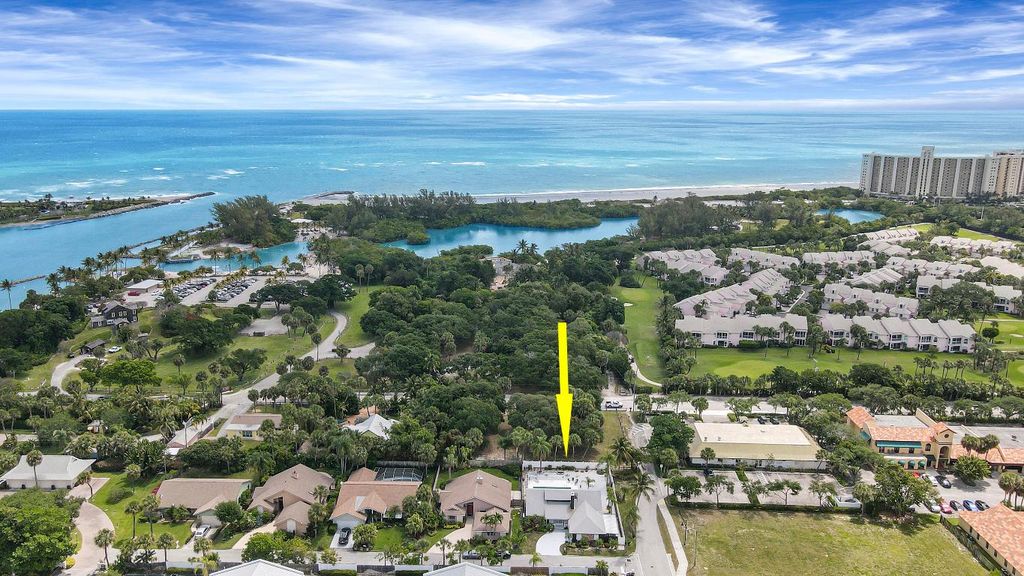 Photo of 901 Sandy Oaks Drive, Jupiter, FL 33477 (MLS # R10913644)