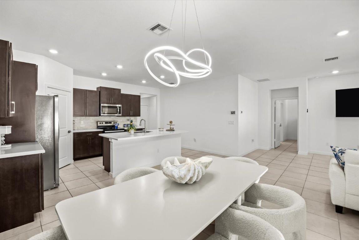 OCEAN BREEZE WEST - Residential