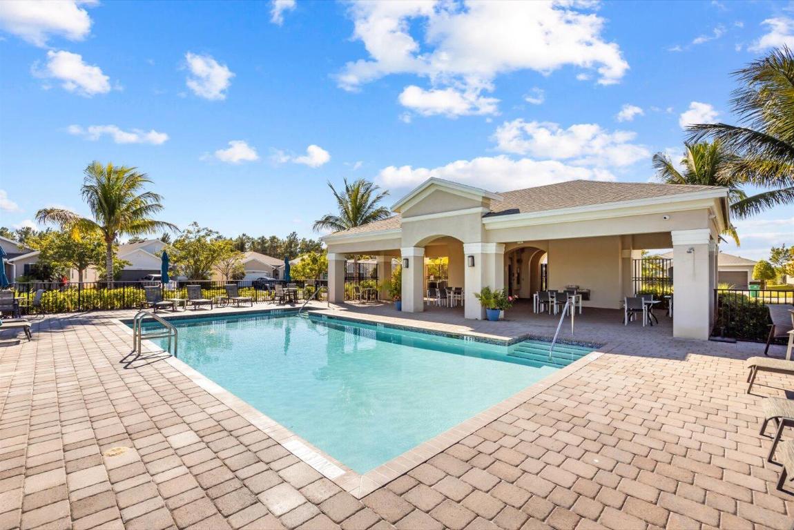 OCEAN BREEZE WEST - Residential