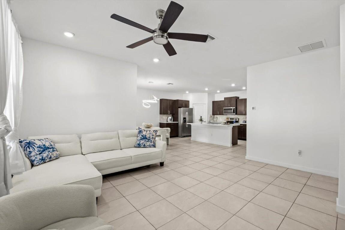 OCEAN BREEZE WEST - Residential