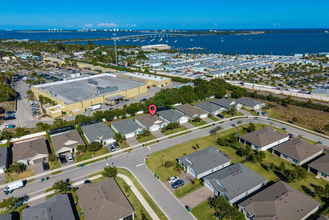 1723 NE White Pine Terrace