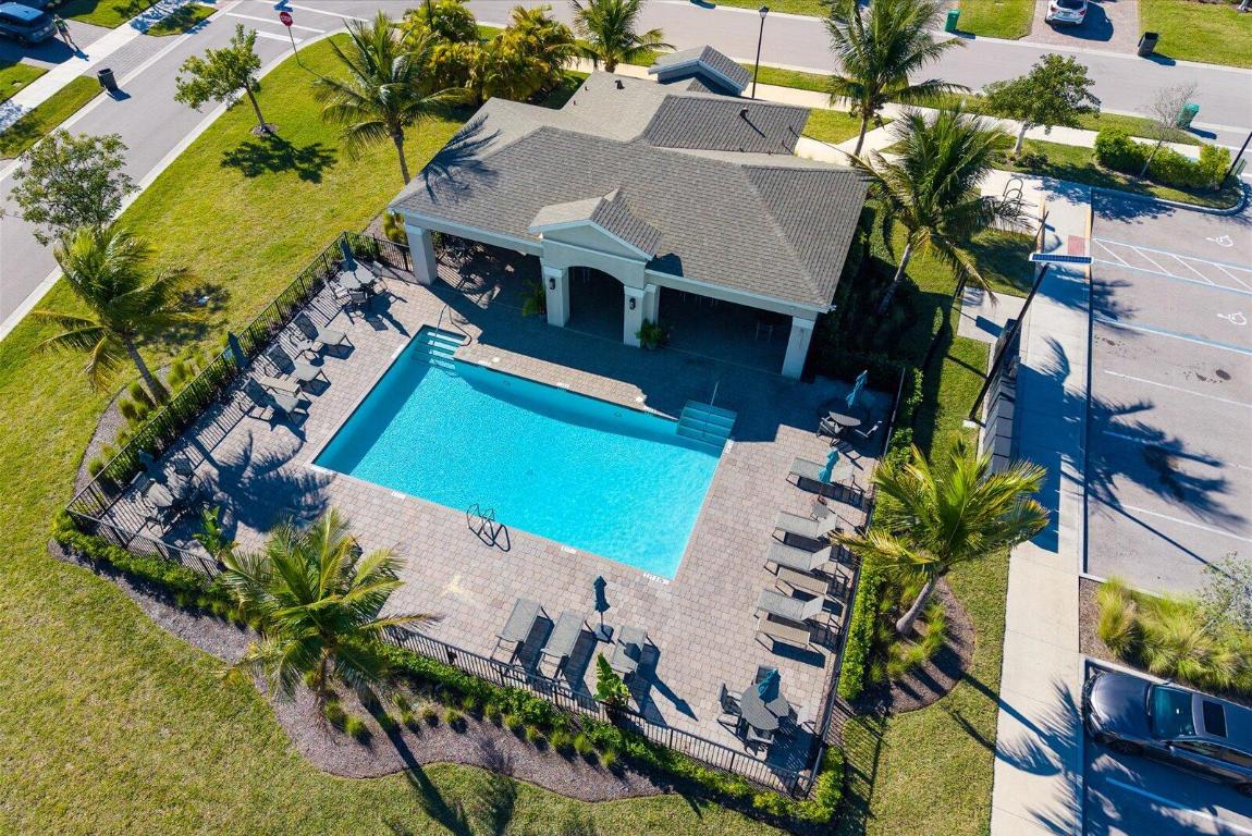 OCEAN BREEZE WEST - Residential