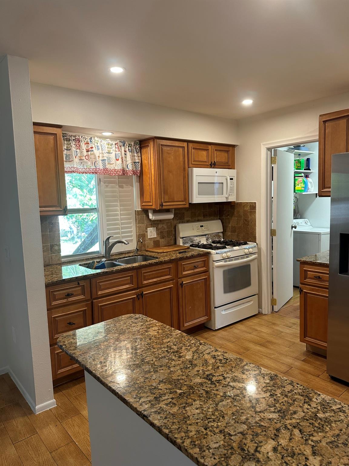 SUNRISE GOLD VILLAGE - Residential