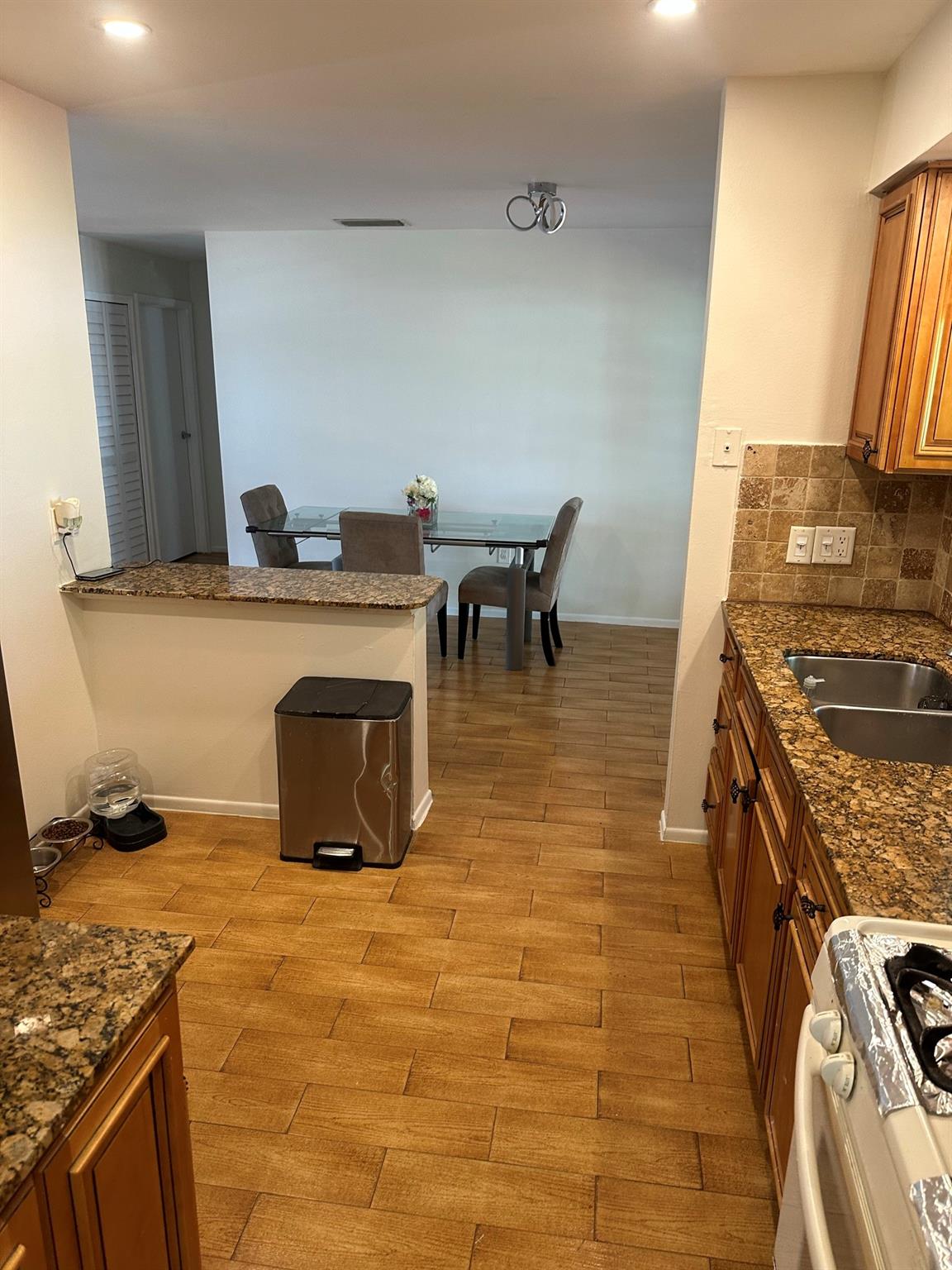 SUNRISE GOLD VILLAGE - Residential