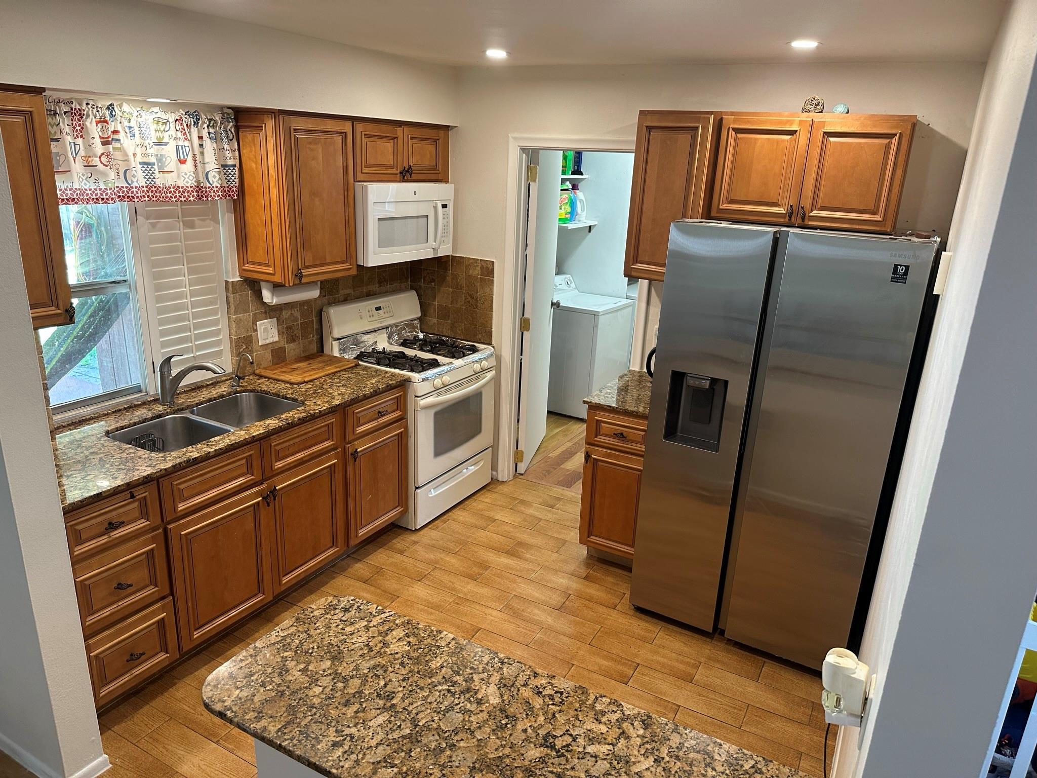 SUNRISE GOLD VILLAGE - Residential