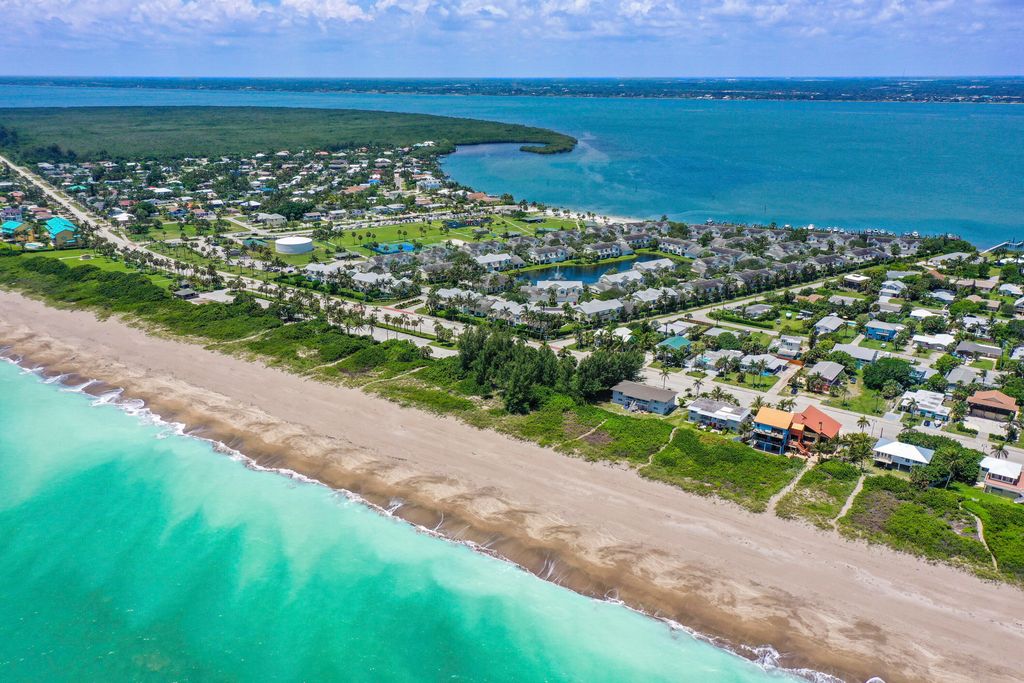 Photo of 1911 Cypress Avenue, Fort Pierce, FL 34949 (MLS # R10944358)