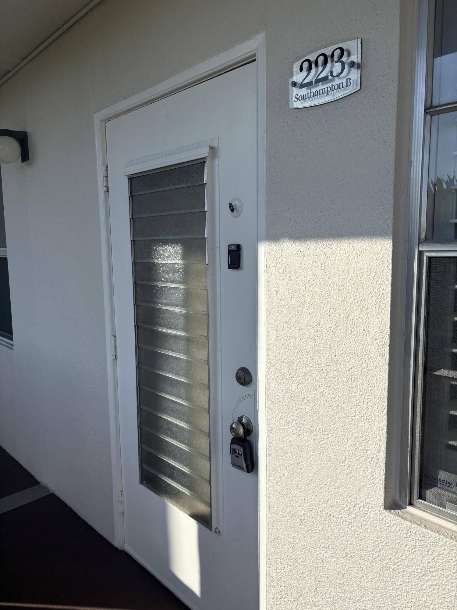 SOUTHAMPTON CONDO - Residential