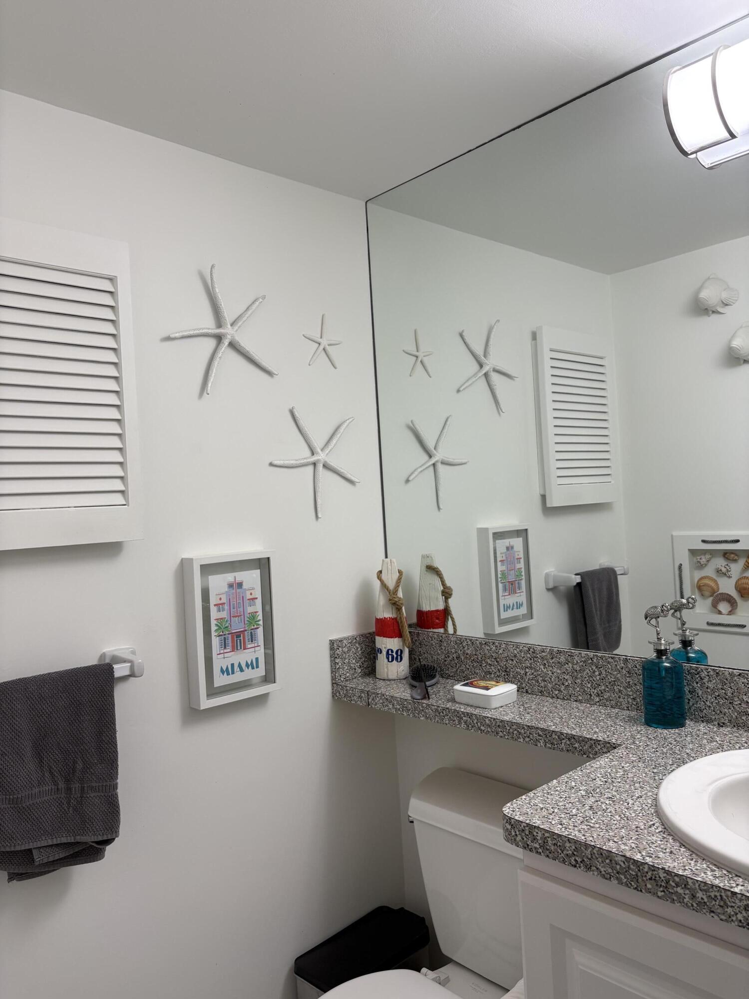 SOUTHAMPTON CONDO - Residential