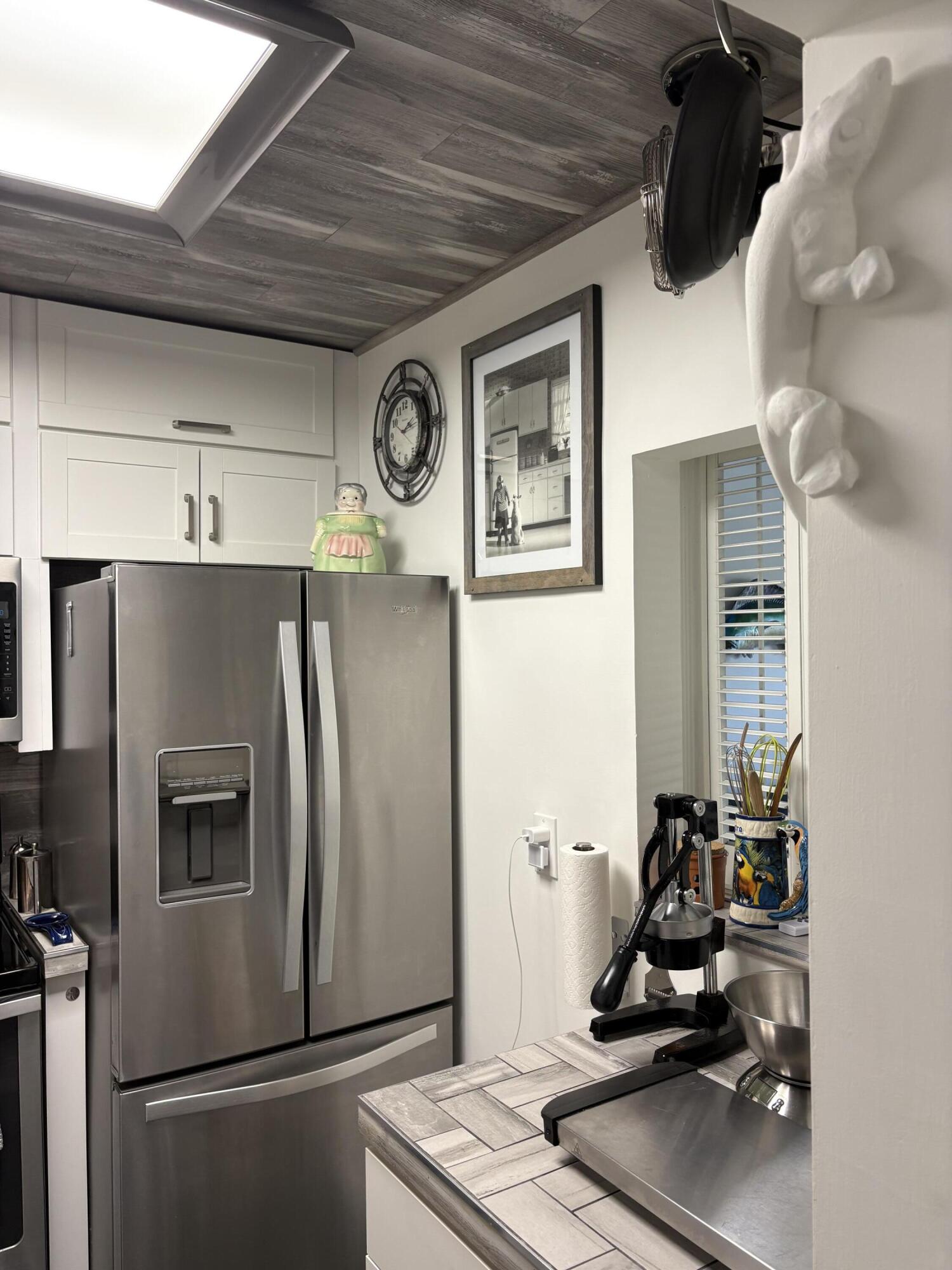 SOUTHAMPTON CONDO - Residential