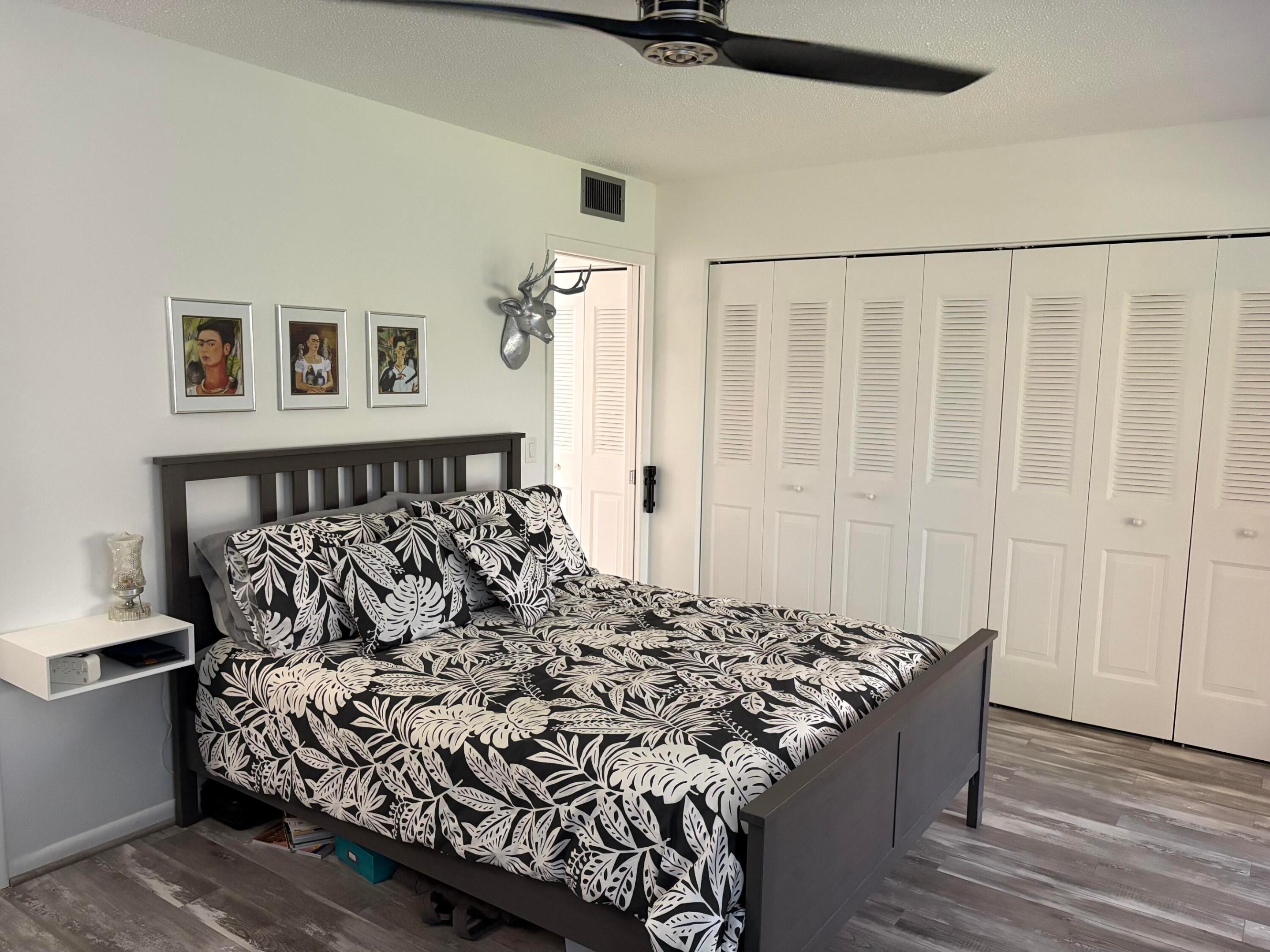 SOUTHAMPTON CONDO - Residential