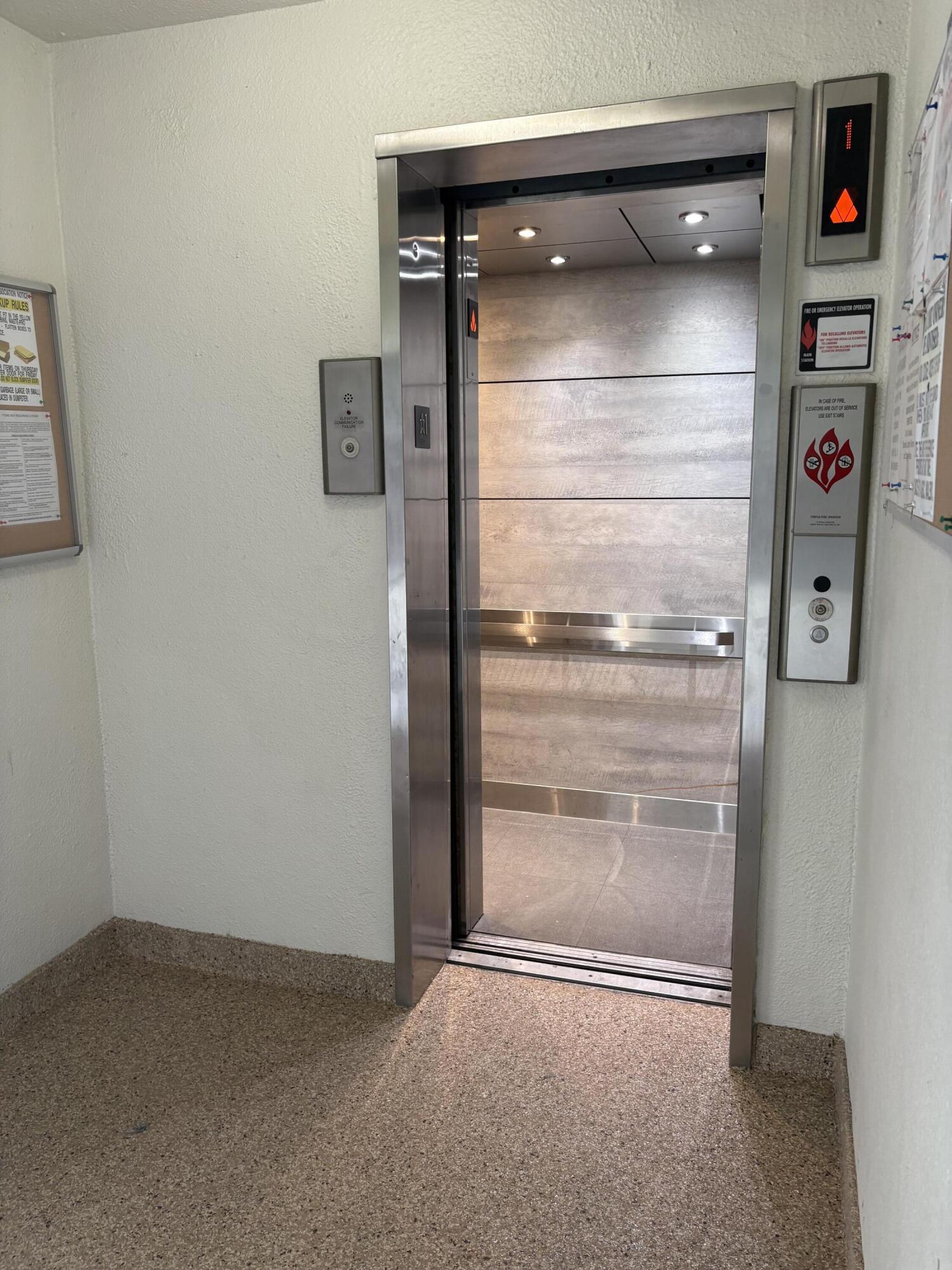 SOUTHAMPTON CONDO - Residential