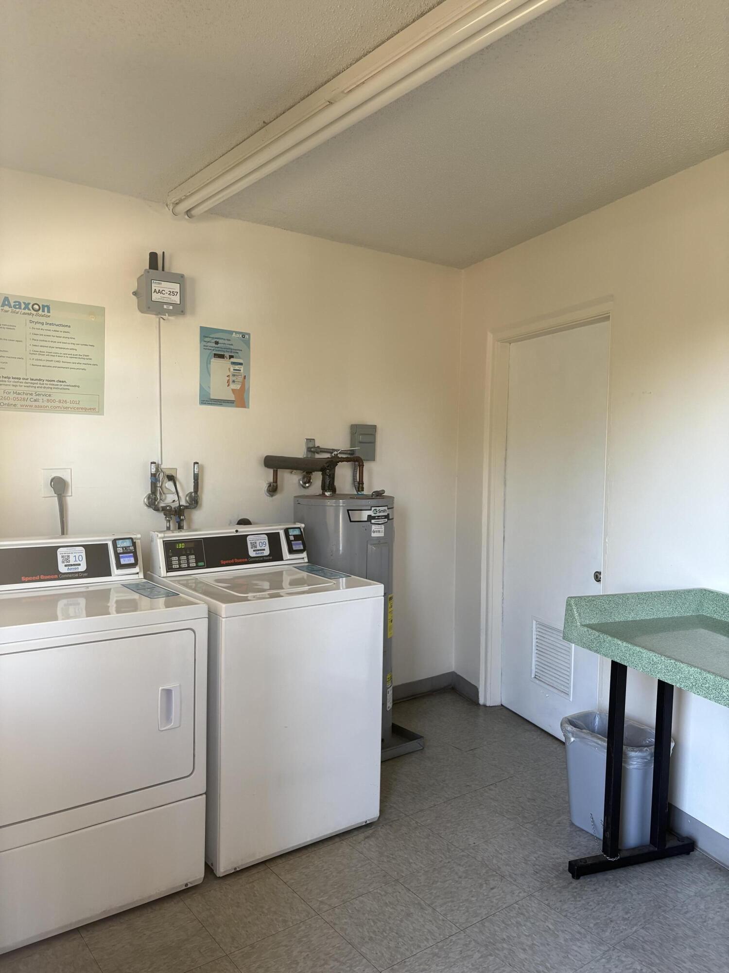 SOUTHAMPTON CONDO - Residential