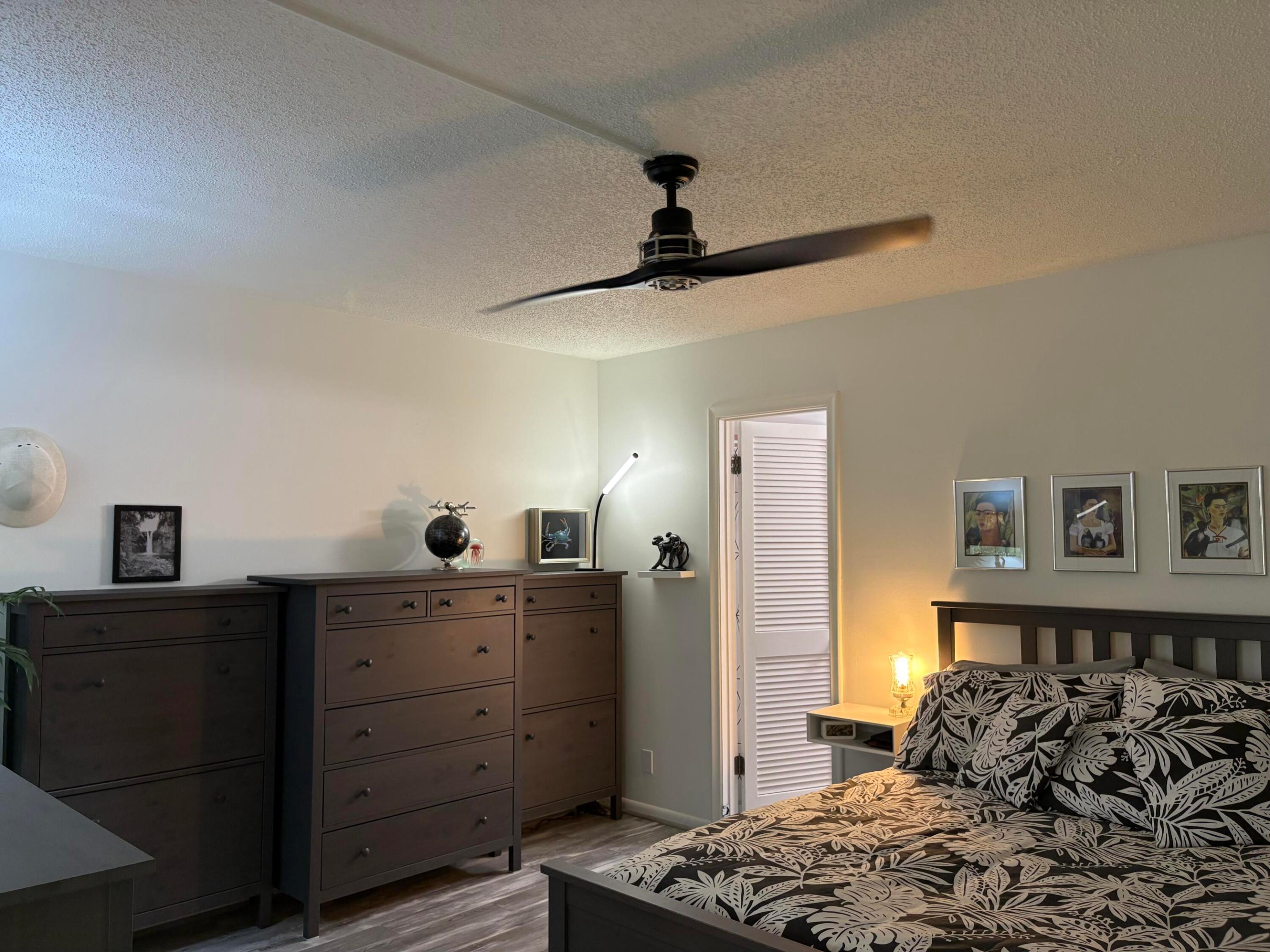 SOUTHAMPTON CONDO - Residential