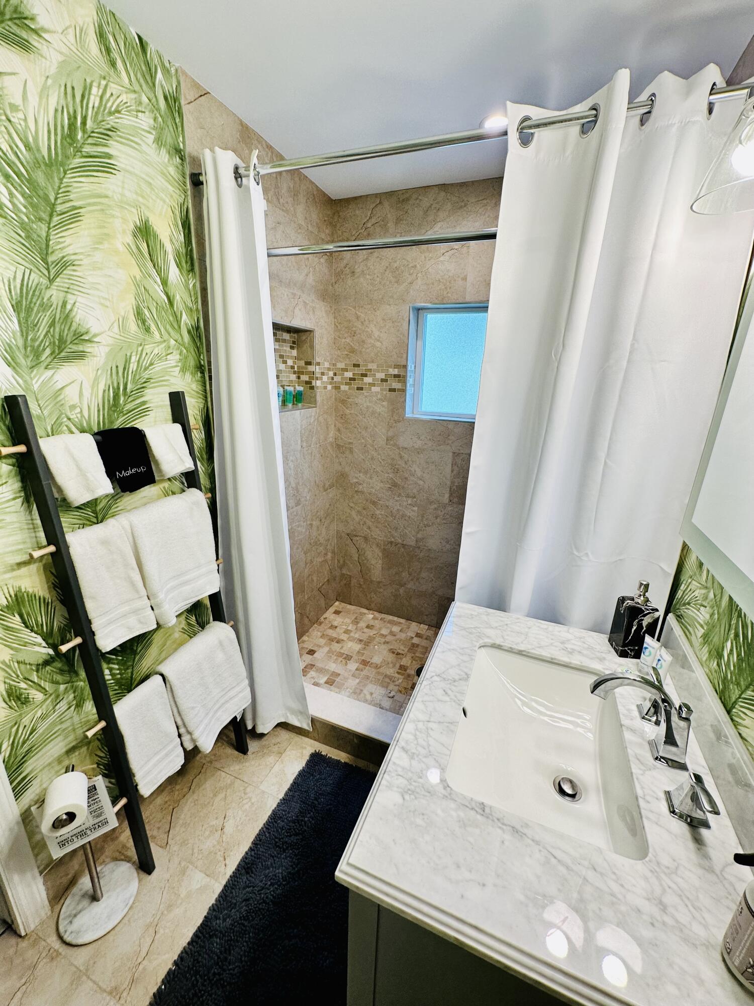 NORTH ANDREWS TERRACE FIRST ADD - Residential Lease