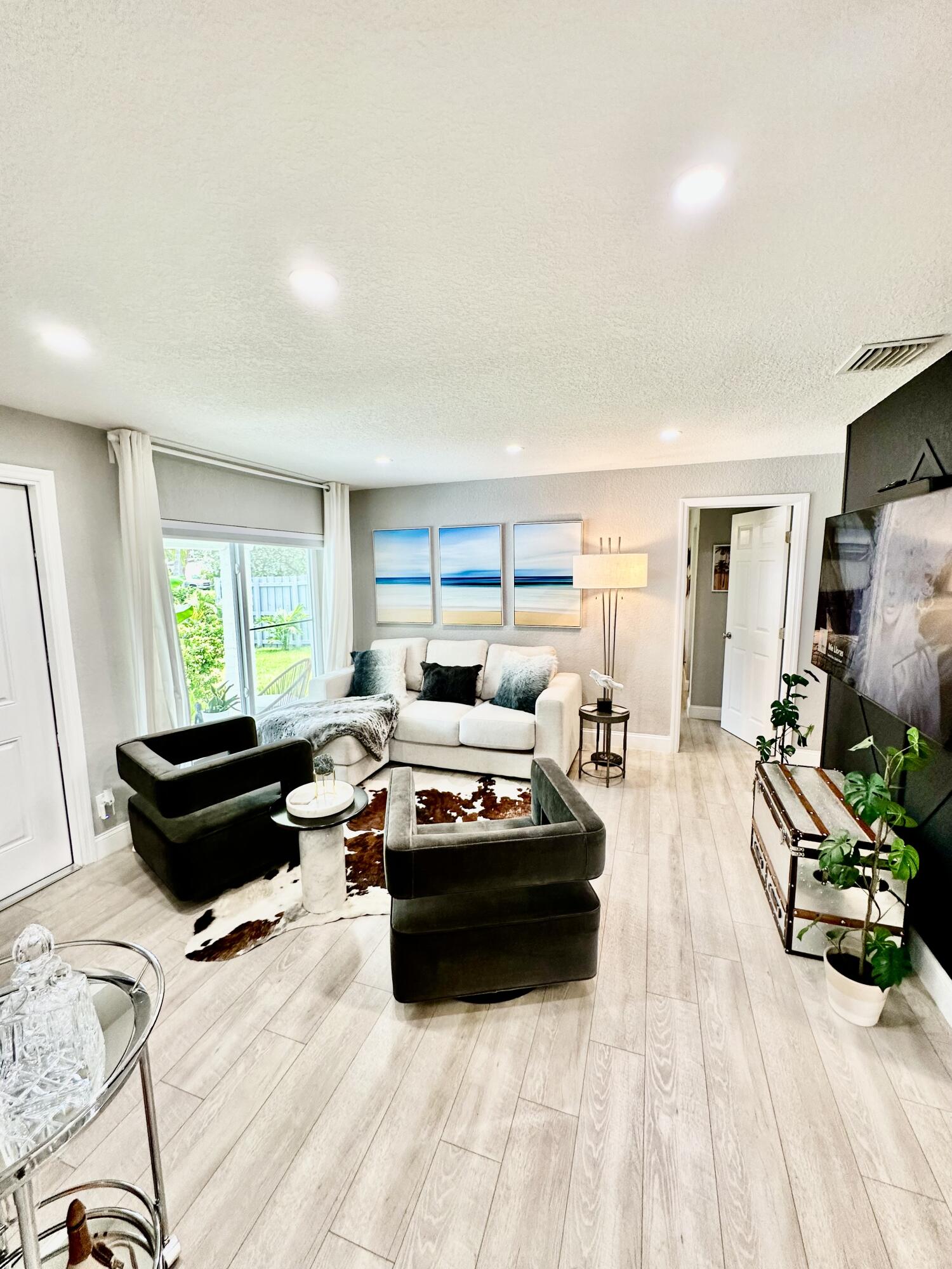 NORTH ANDREWS TERRACE FIRST ADD - Residential Lease