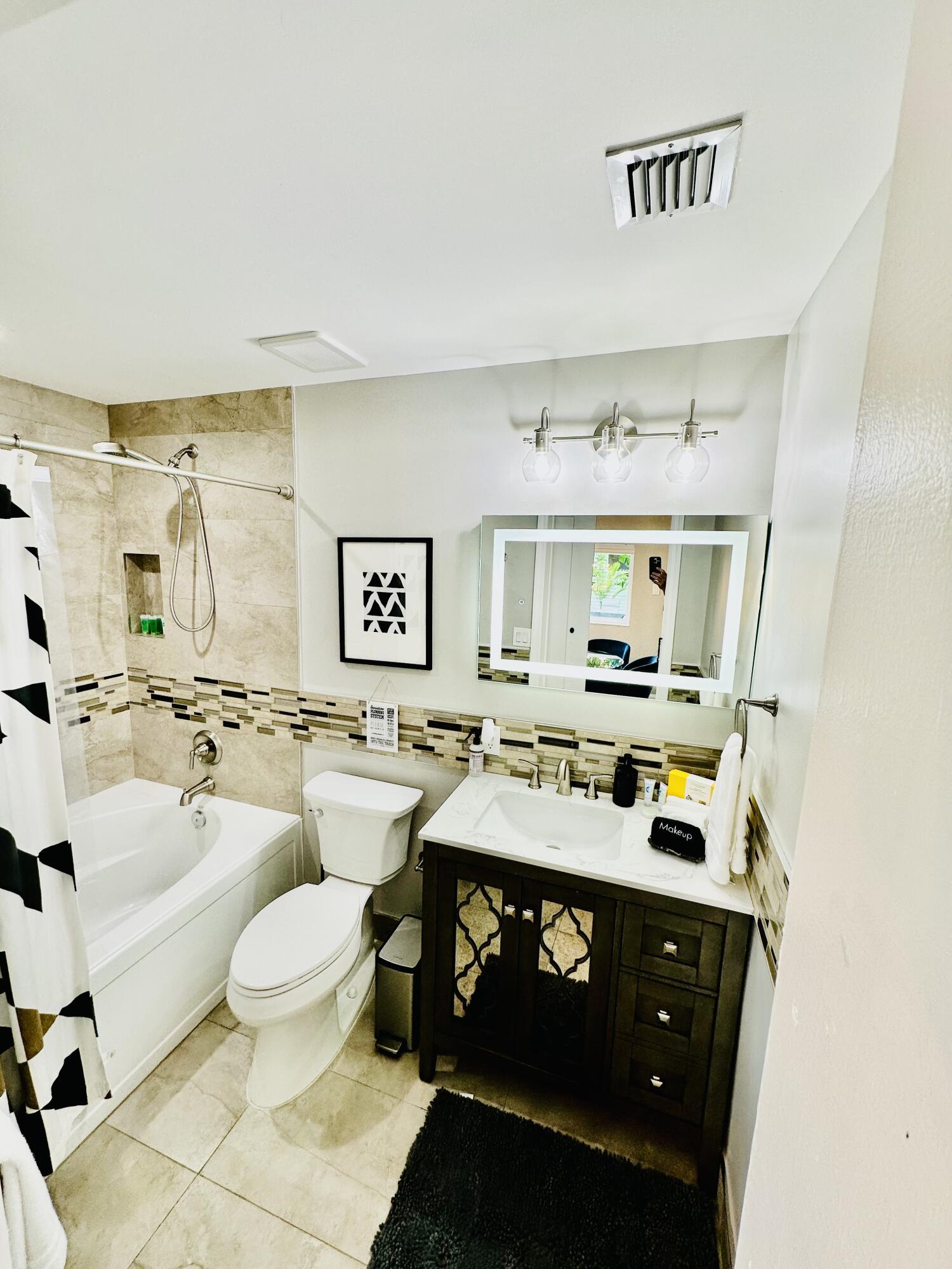 NORTH ANDREWS TERRACE FIRST ADD - Residential Lease