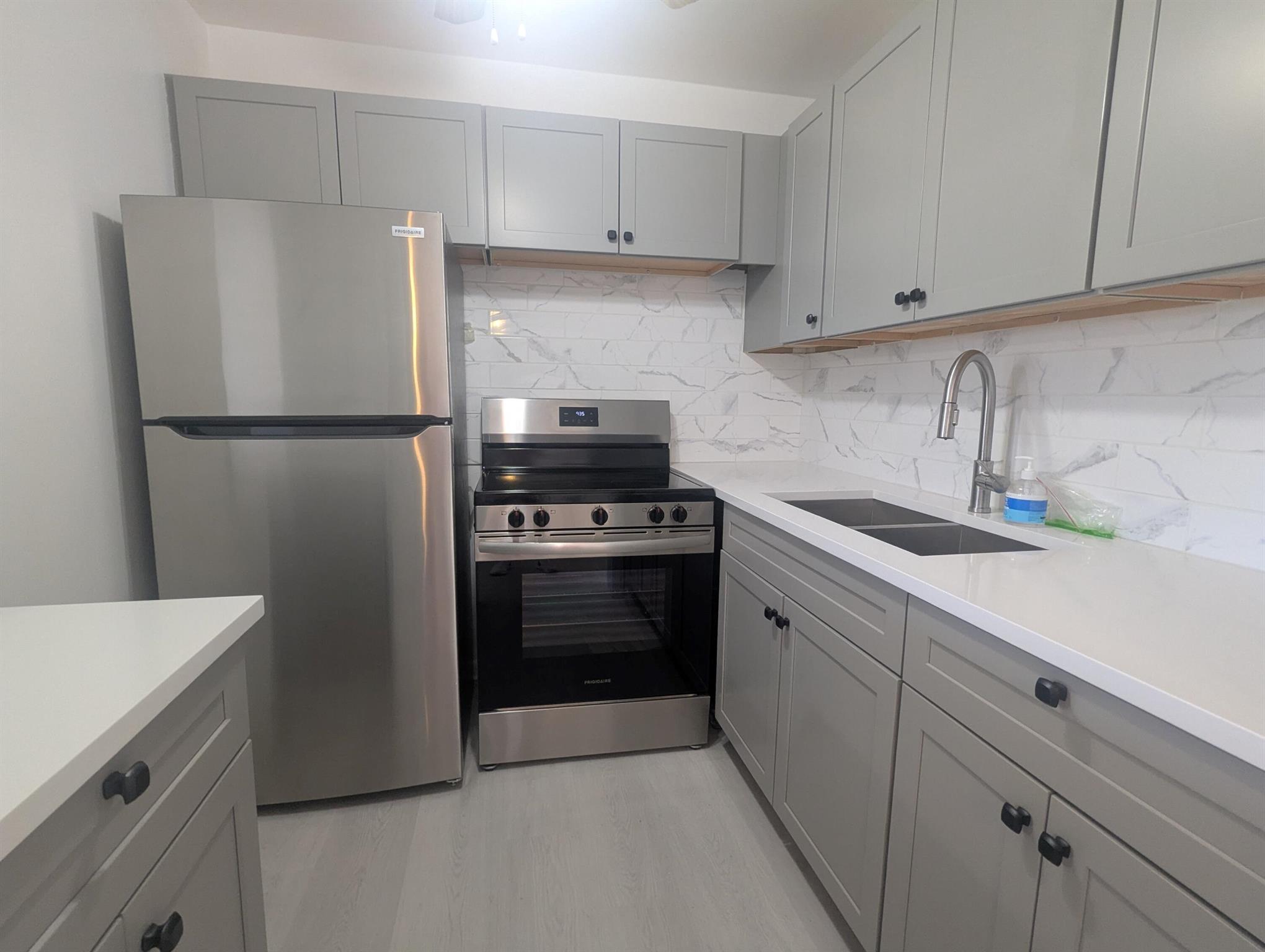 SHEFFIELD CONDOS A TO Q - Residential Lease