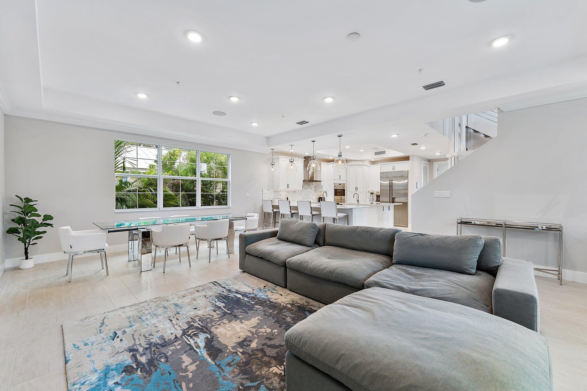 1033 Harbor Villas Drive 4