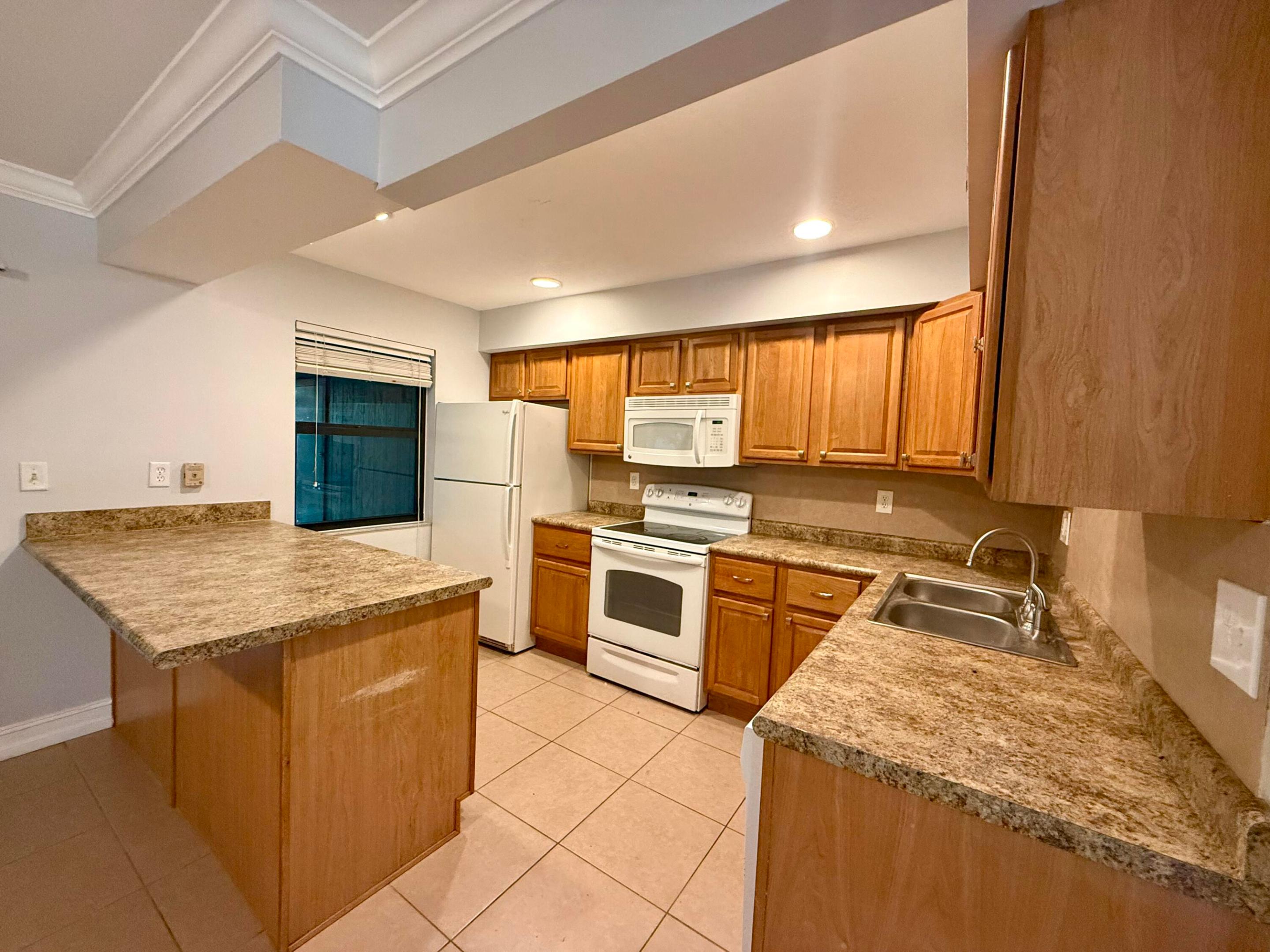 814 Sandtree Drive