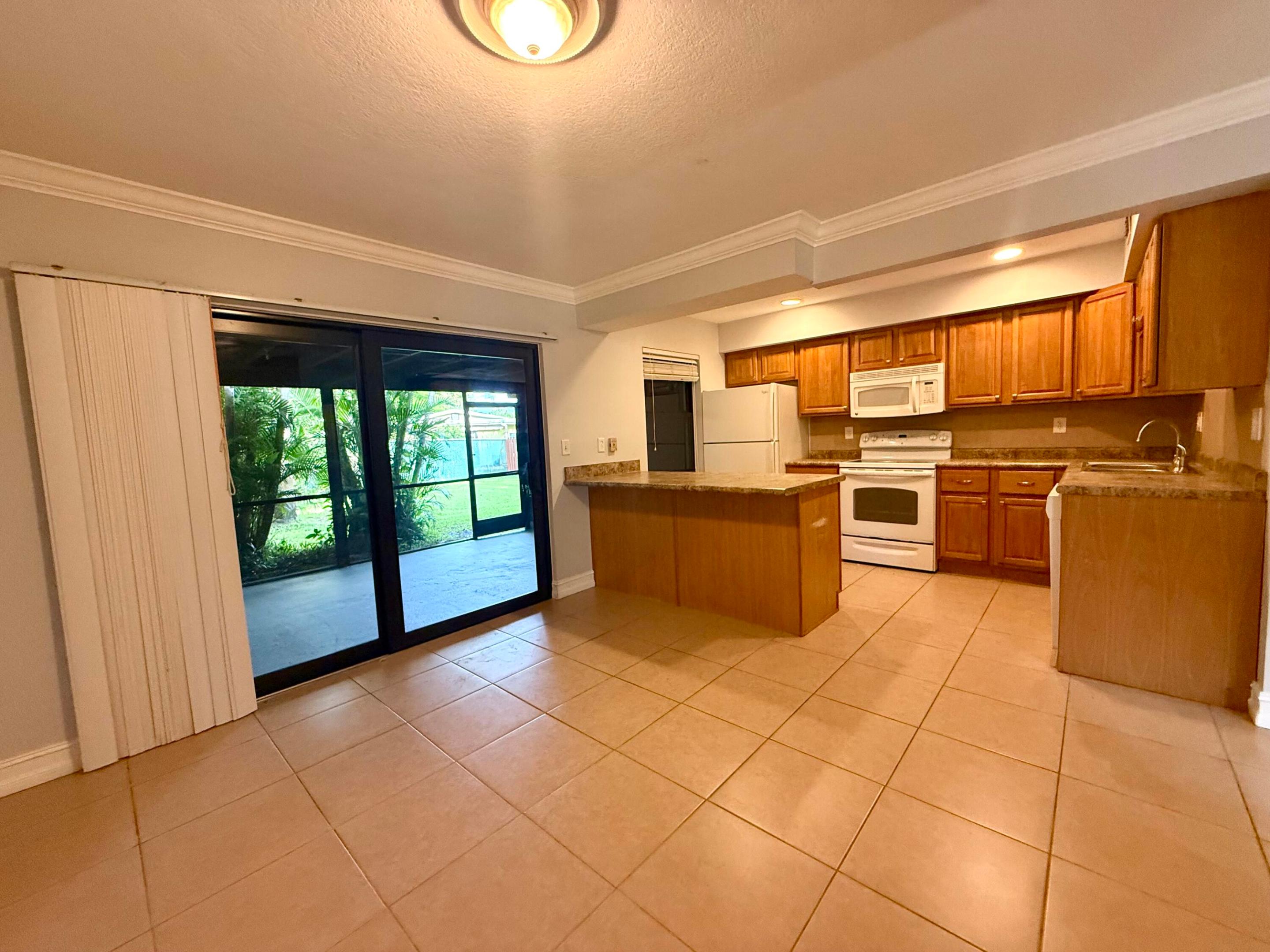 814 Sandtree Drive
