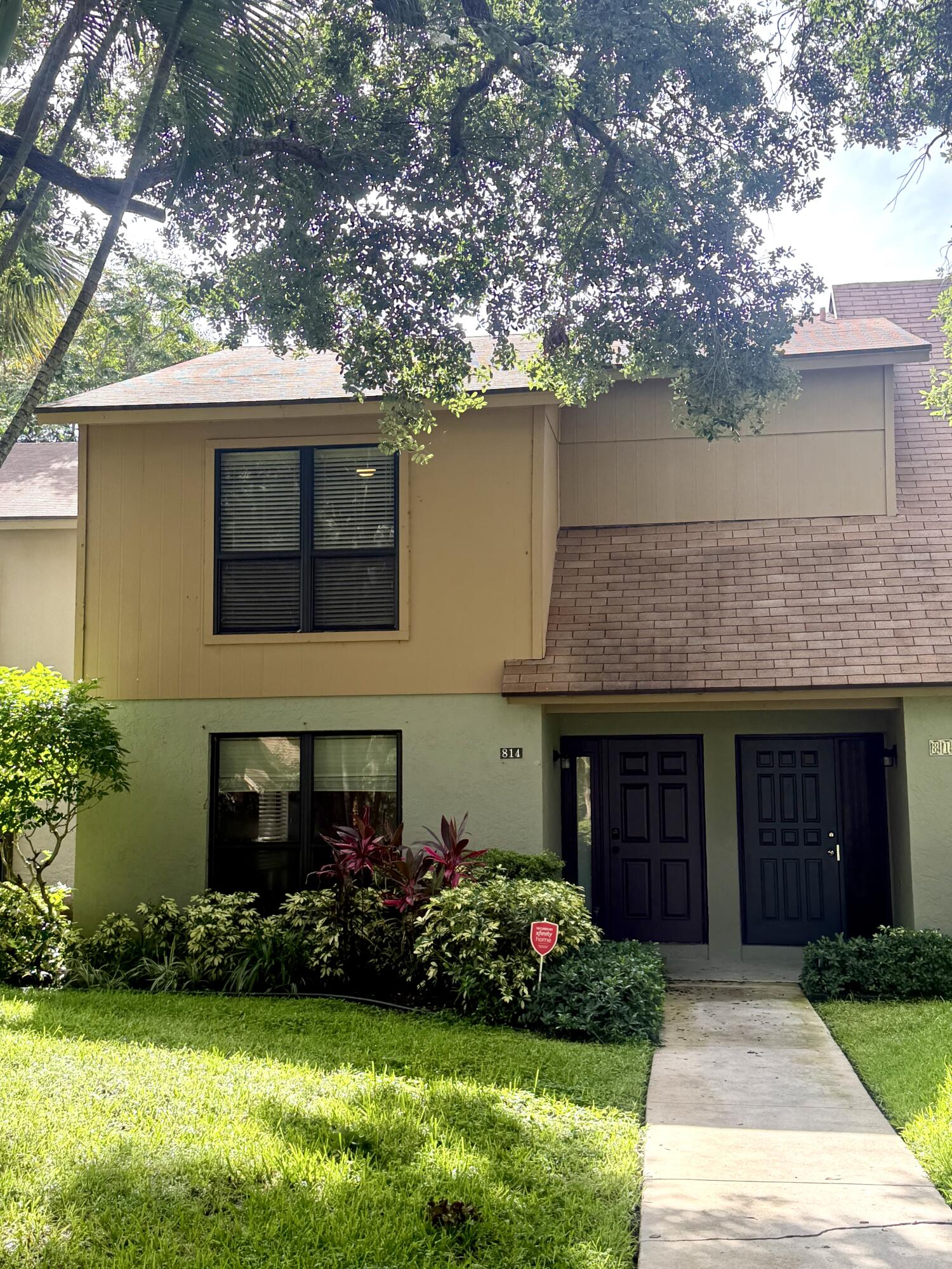 814 Sandtree Drive