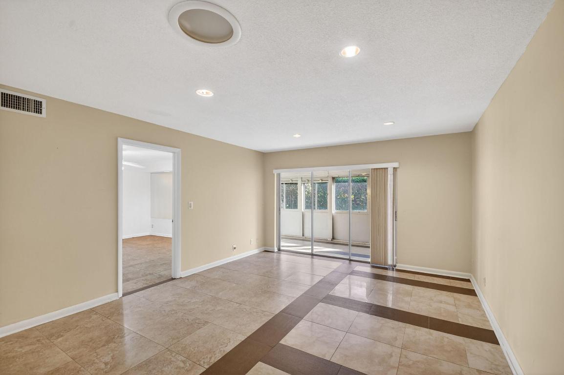 COVERED BRIDGE CONDO - Residential