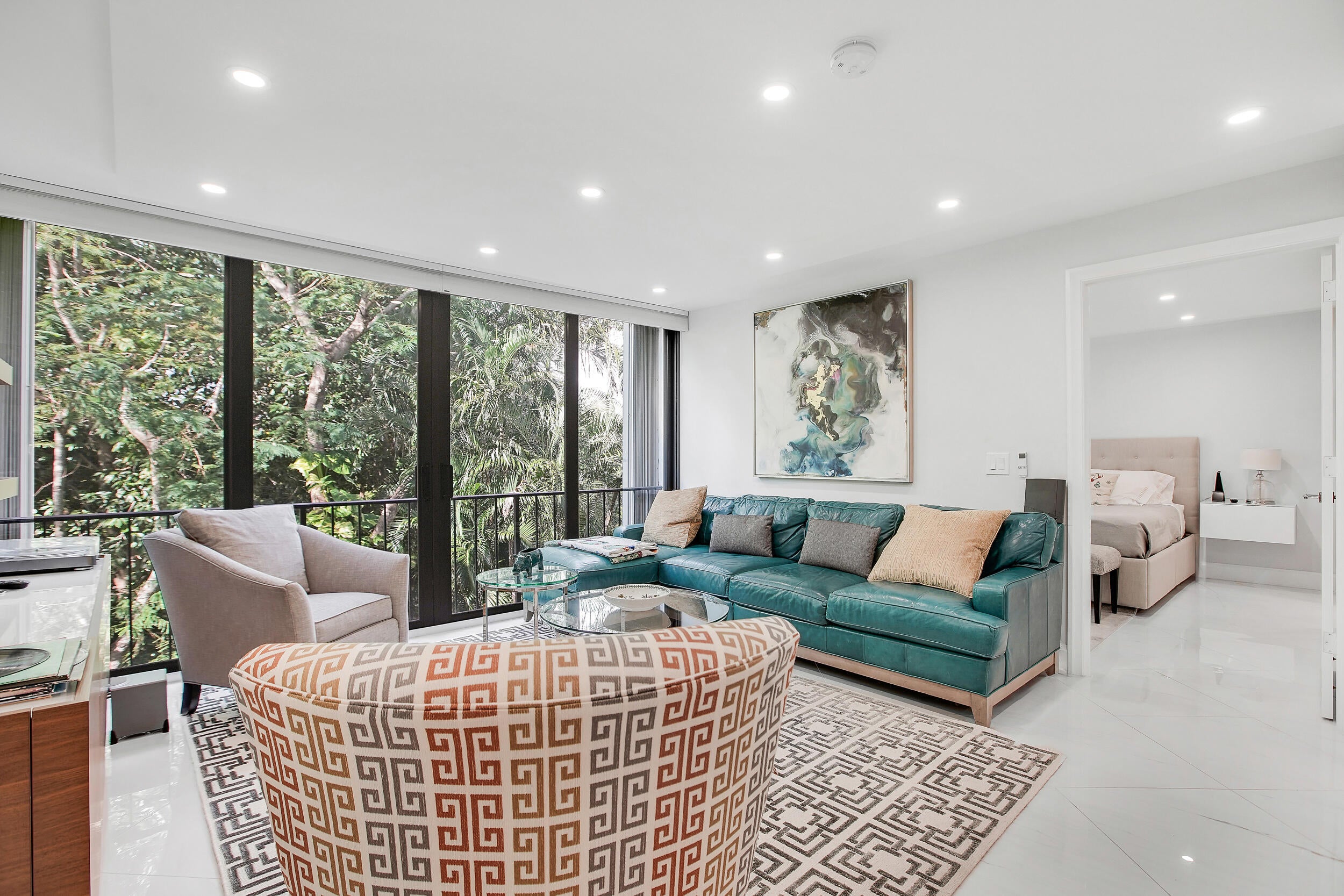 501 SW 11th Place 317