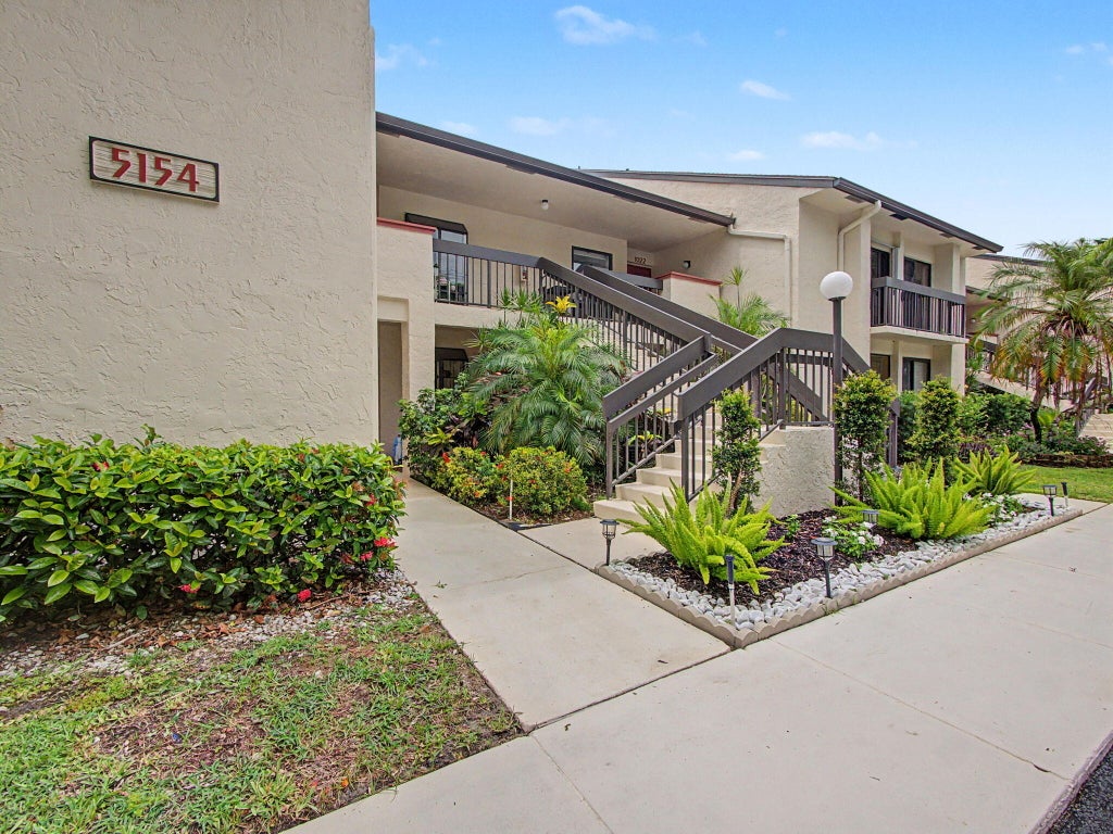 Photo of 5154 Oakhill Lane #1022, Delray Beach, FL 33484 (MLS # B26064746)