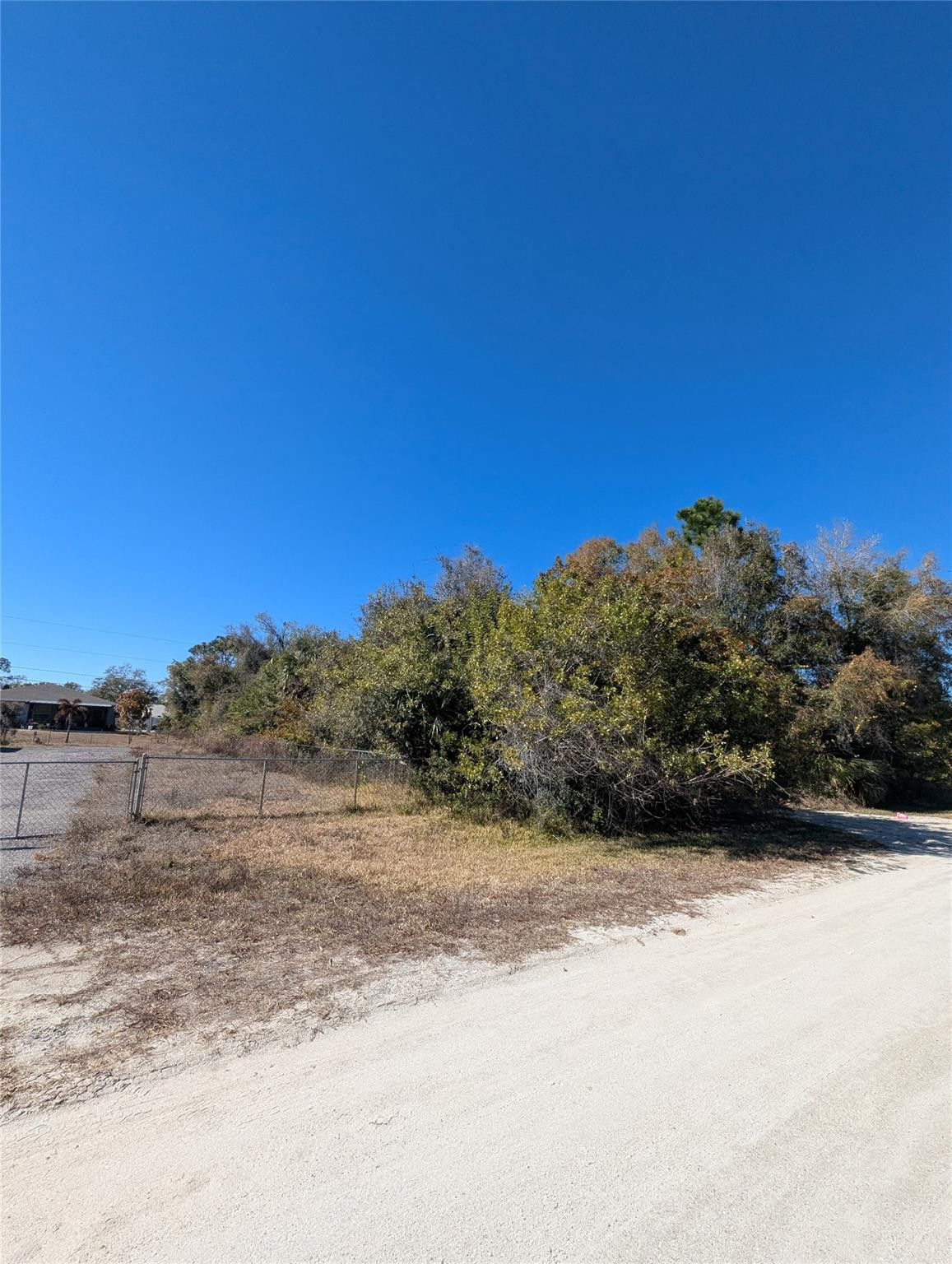 VERO LAKES ESTATES - Land