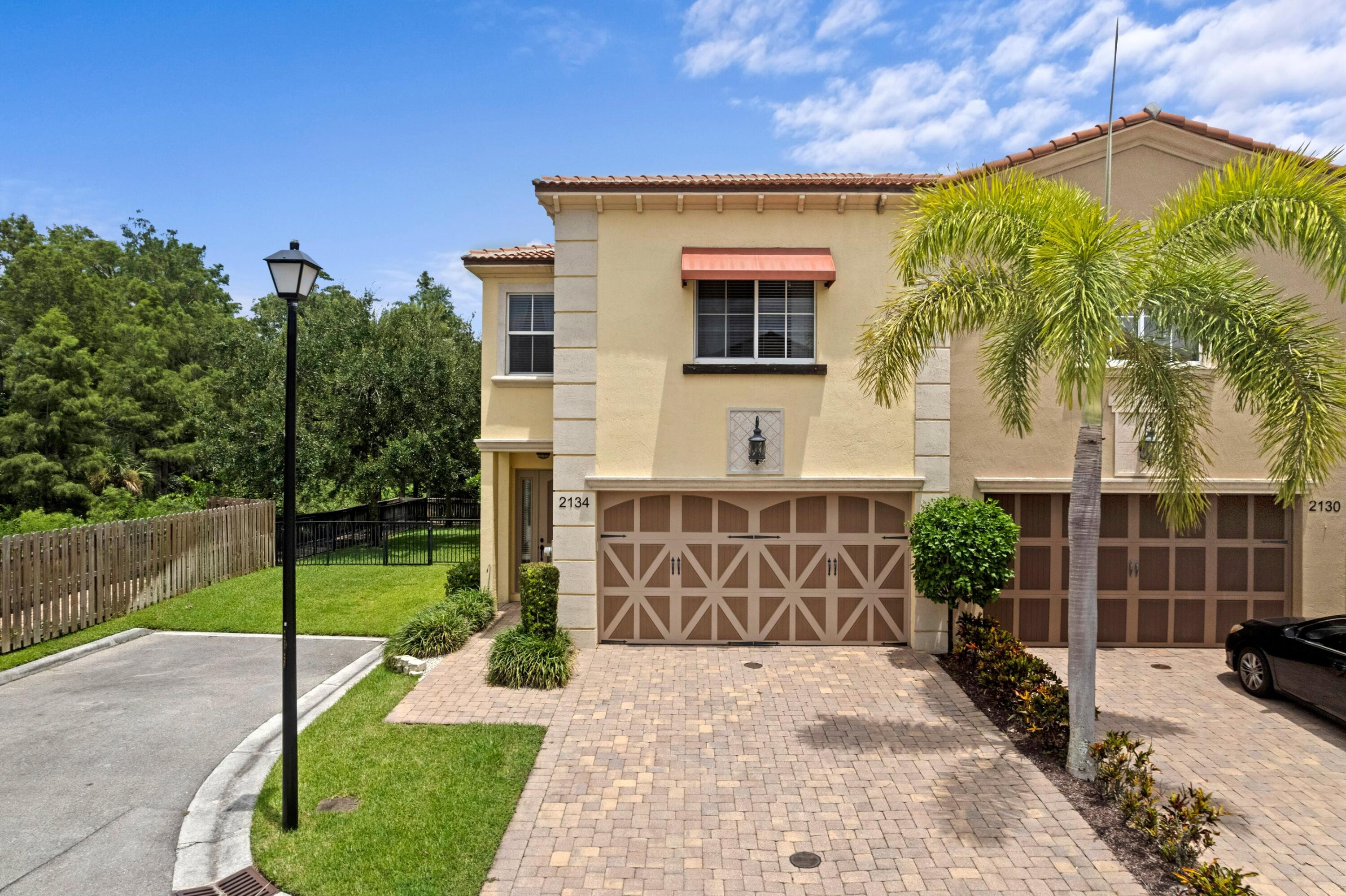2134 Sabal Tree Court
