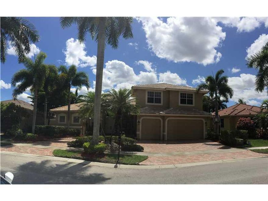 BEAUTIFUL AND SPACIOUS CUSTOM BUILT ESTATE HOME LOCATED ON THE 7TH HOLE OF THE PLAYERS.  THIS 5283 SQFT HOME BOASTS 6 BDRMS, OFFICE, LOFT AND 5.5 BATHS.  MASTER LOCATED ON FIRST WITH TRANQUIL VIEWS OF POOL AND GOLF  COURSE.  CUSTOM WOOD KITCHEN CABINETS W WITH CENTER ISLAND AND TOP OF THE LINE SS APPL IS A COOKS DREAM.