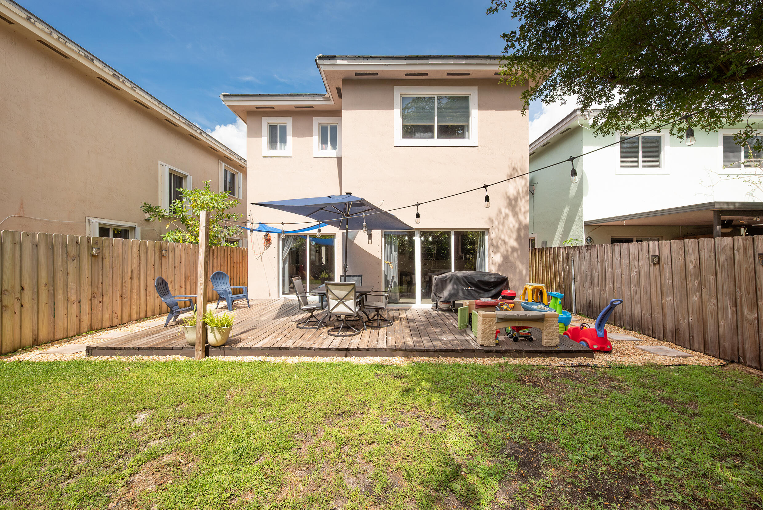 EMILIOS PLACE AT OASIS - Residential