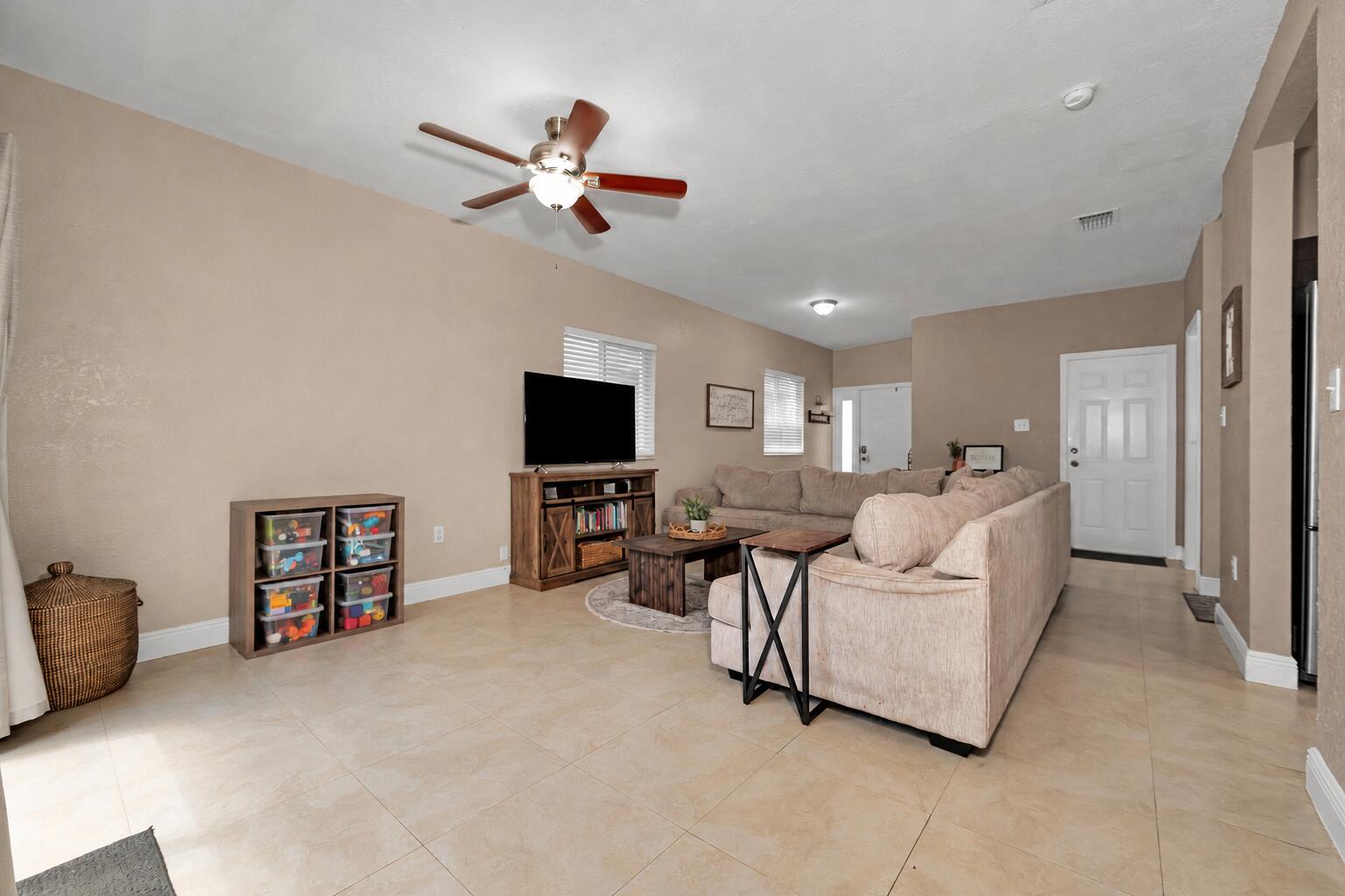 EMILIOS PLACE AT OASIS - Residential