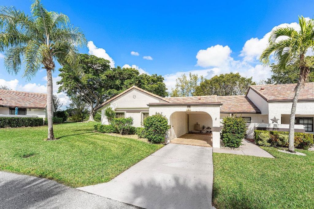 Photo of 5574 Parkwalk Circle E, Boynton Beach, FL 33472 (MLS # R11152924)